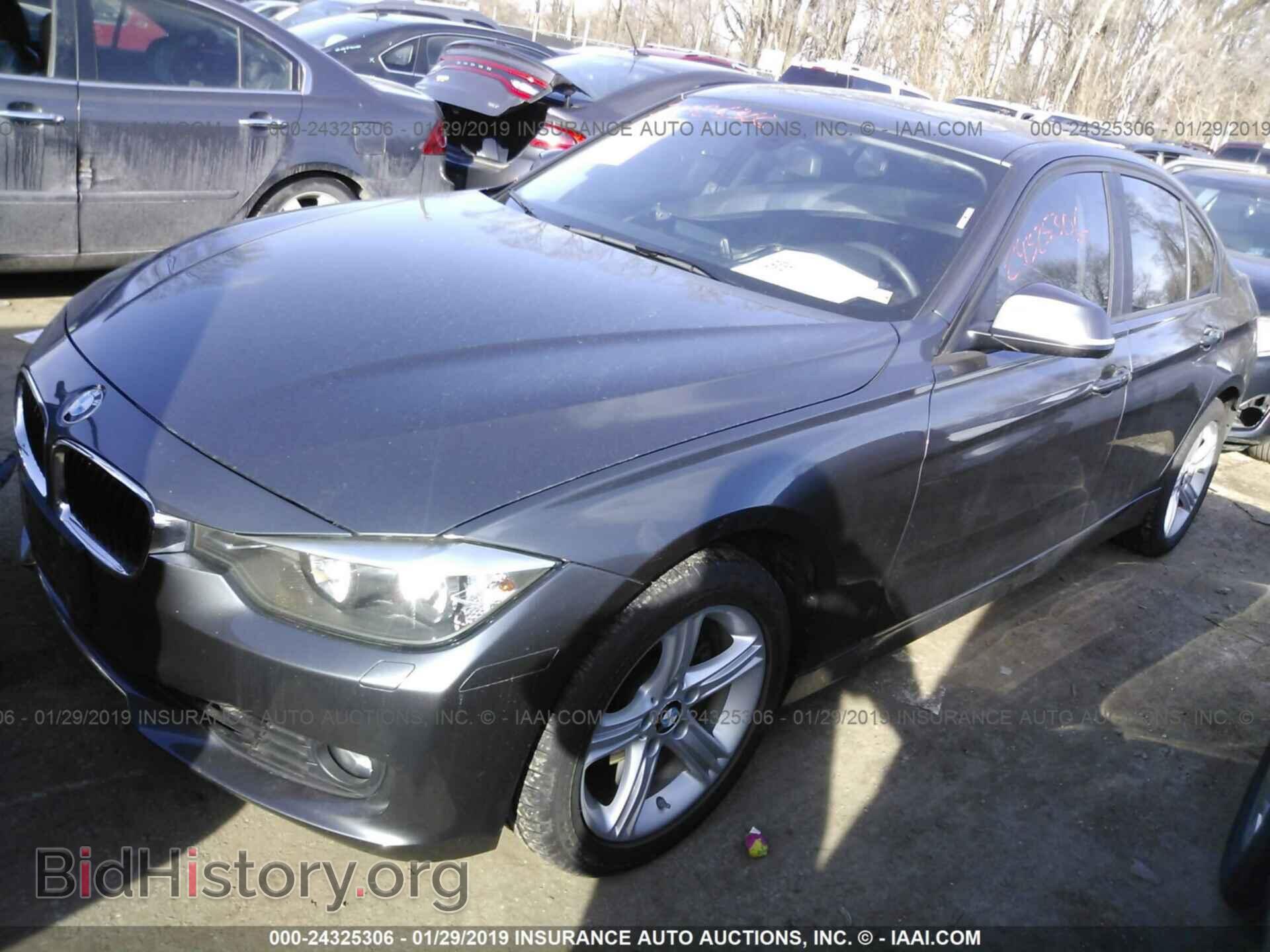 2013 BMW 328 - VIN: WBA3B3G51DNR81066 - Фото 2