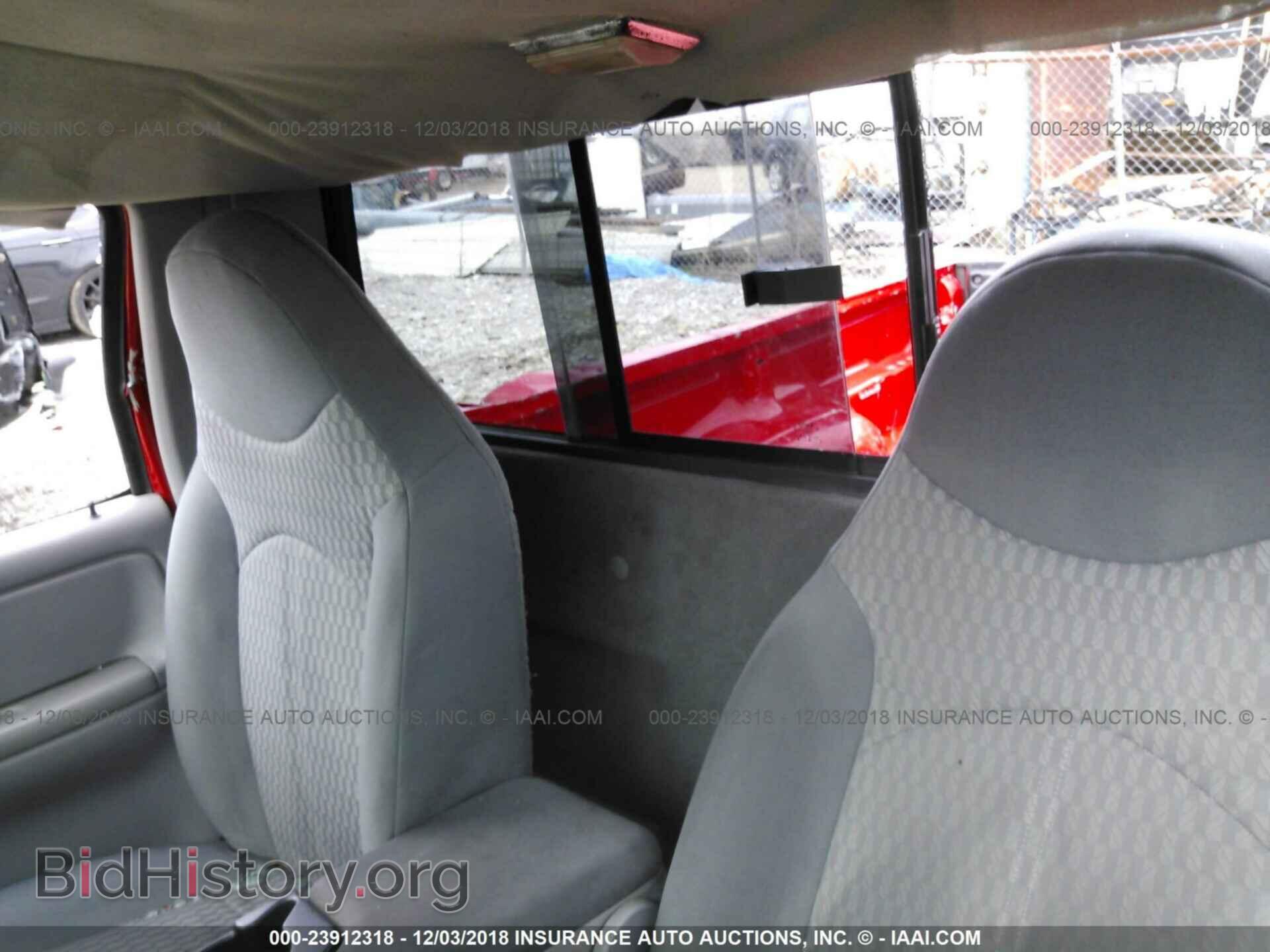 2002 MAZDA B2300 - VIN: 4F4YR12D02TM10742 - Photo 8