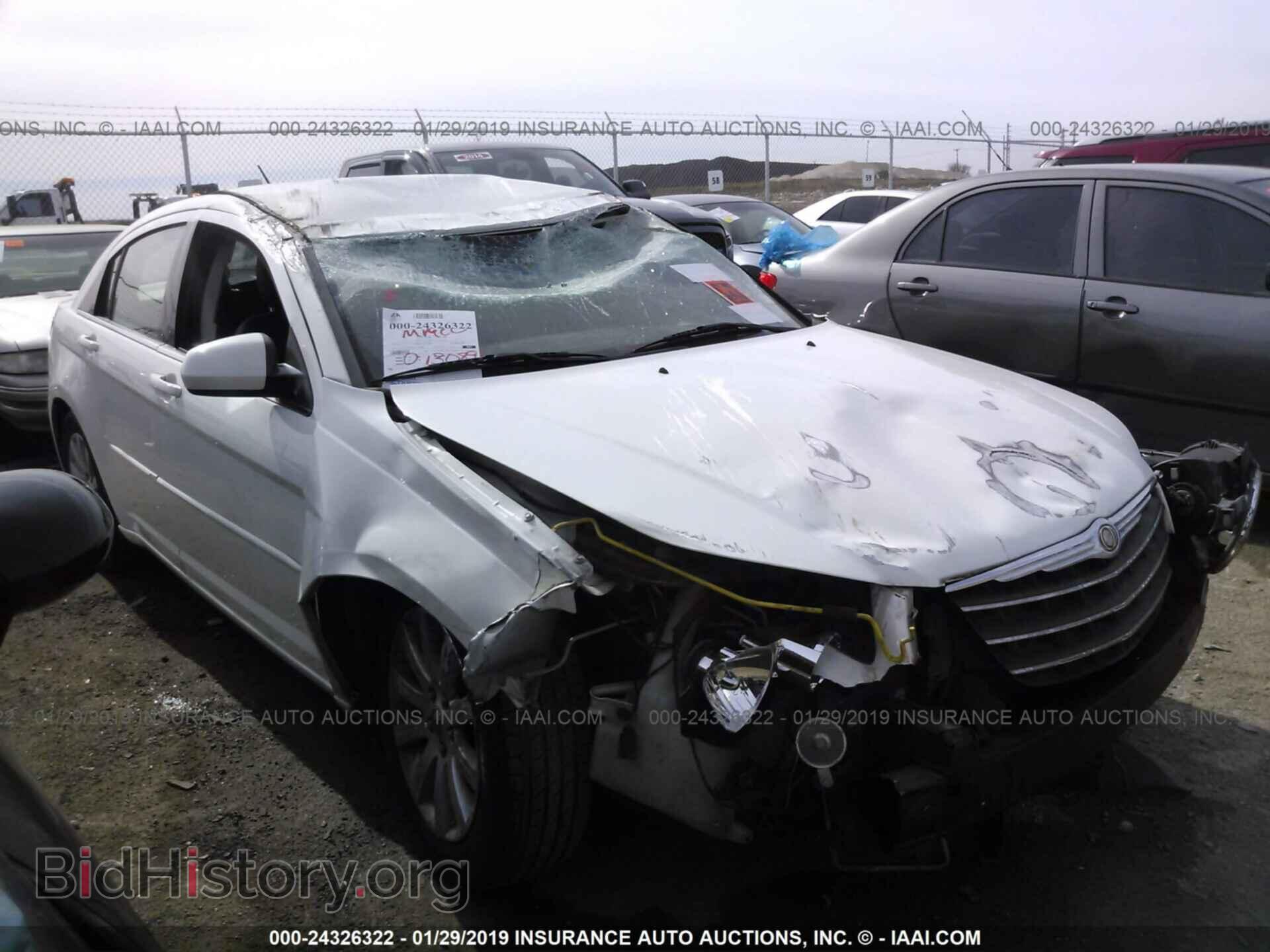 Photo 1C3CC5FB8AN147802 - CHRYSLER SEBRING 2010