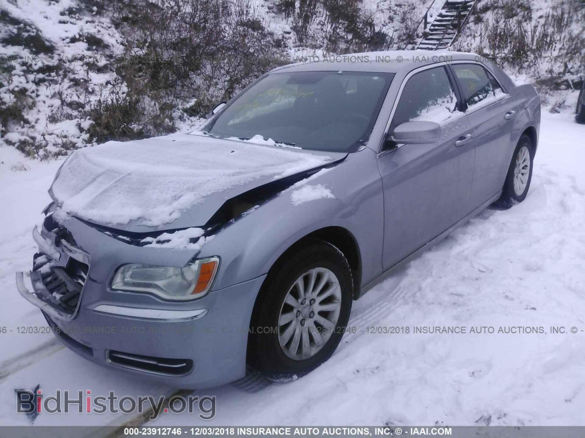 2011 CHRYSLER 300 - VIN: 2C3CA4CG3BH568076 - Фото 2