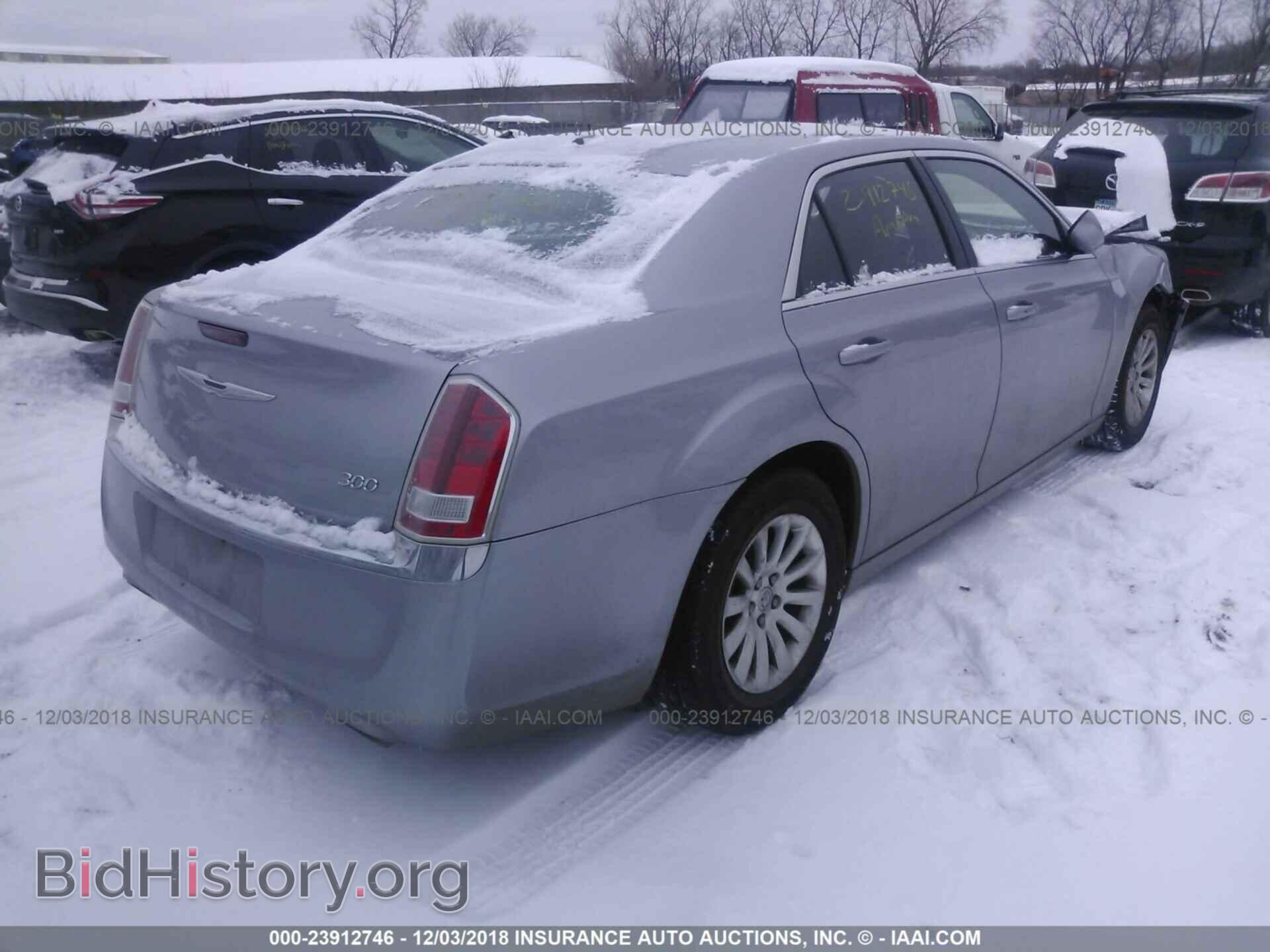 2011 CHRYSLER 300 - VIN: 2C3CA4CG3BH568076 - Фото 4
