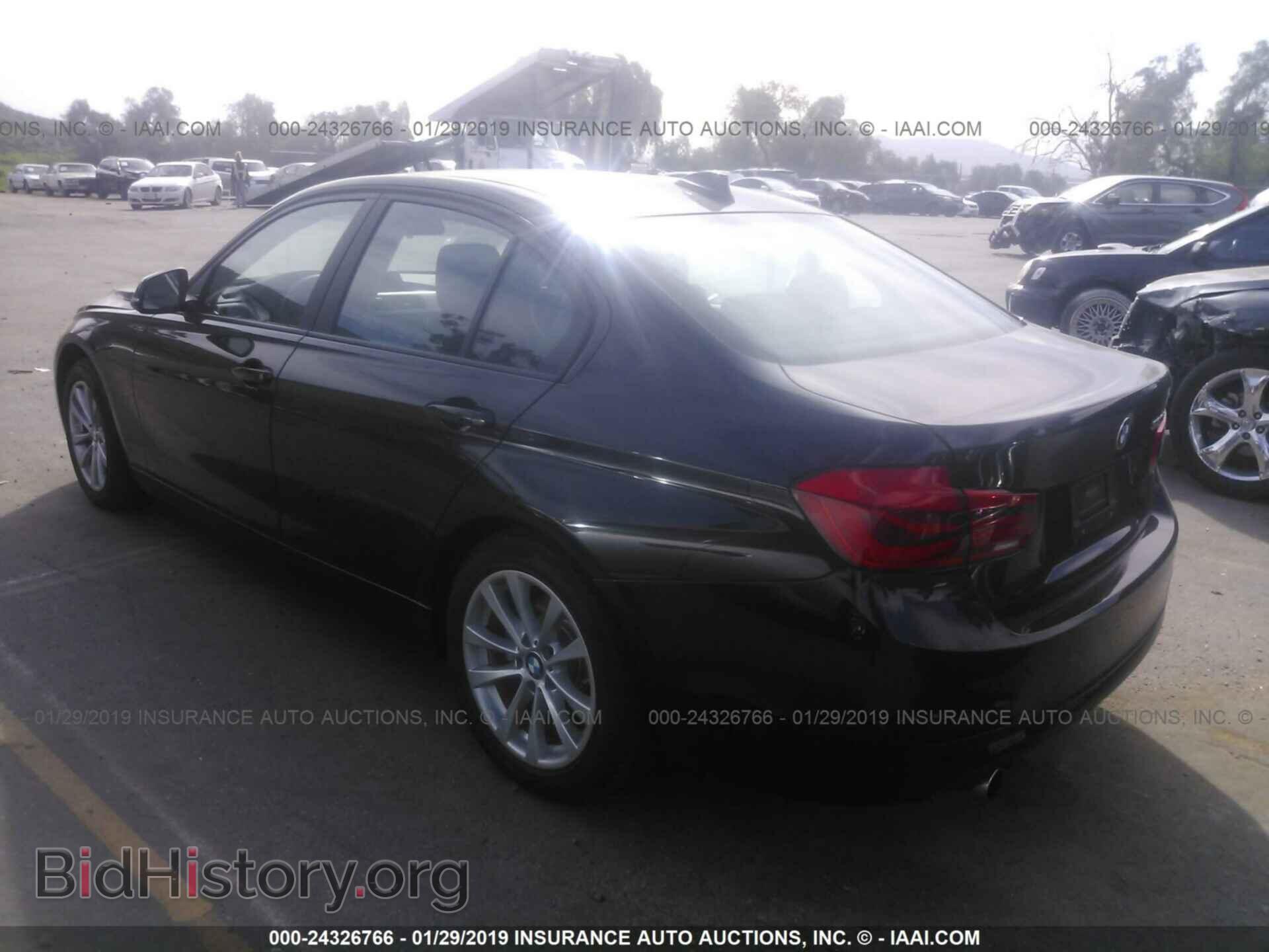 2018 BMW 320 - VIN: WBA8A9C51JAH14906 - Photo 3