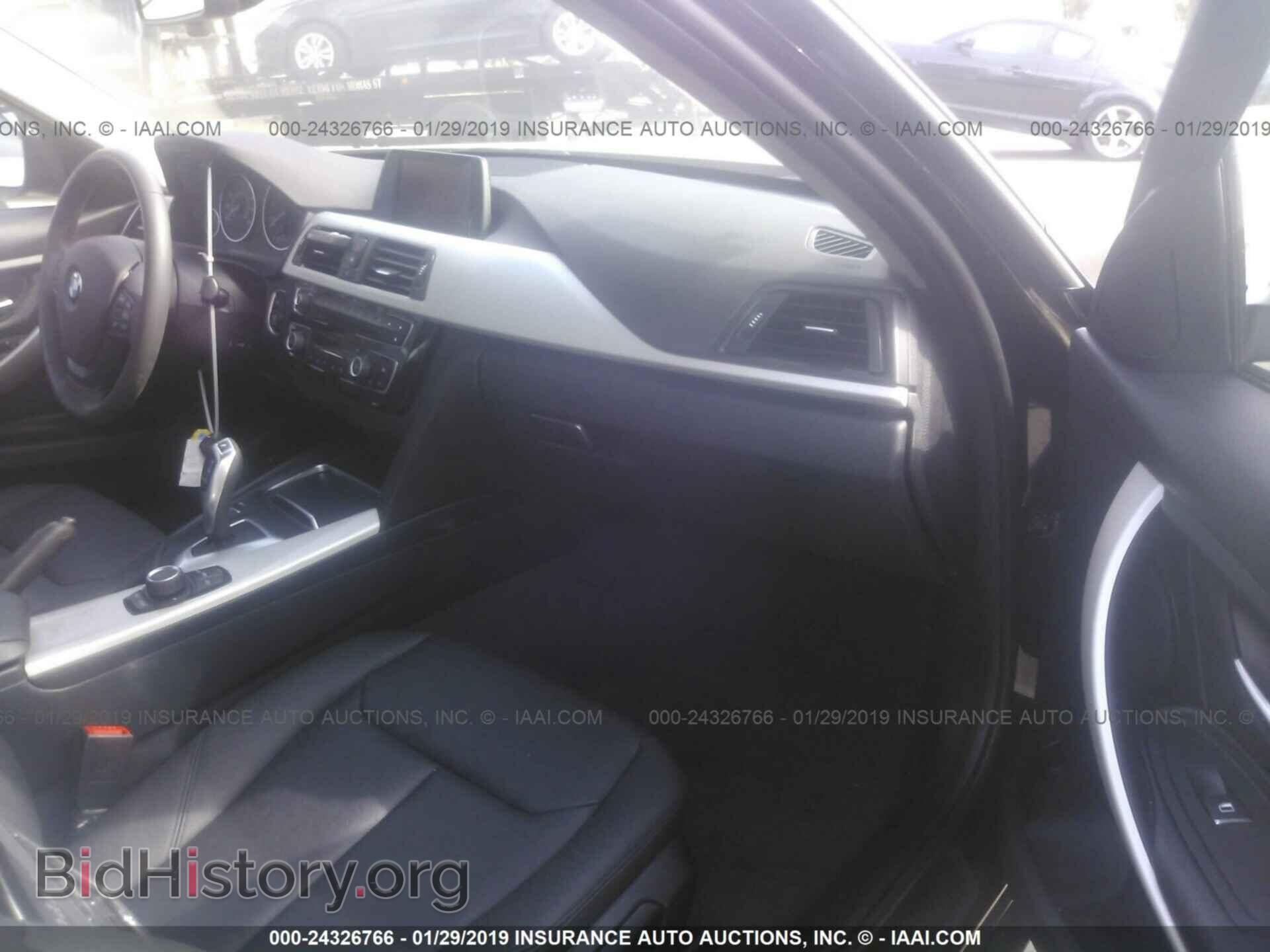 2018 BMW 320 - VIN: WBA8A9C51JAH14906 - Photo 5