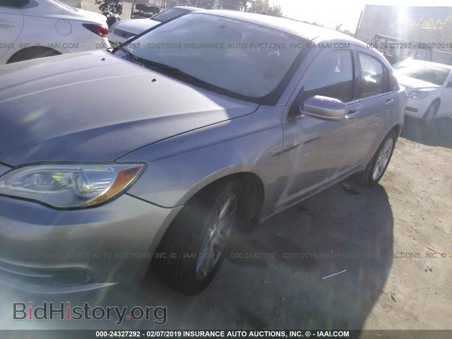 2013 CHRYSLER 200 - VIN: 1C3CCBBBXDN525529 - Photo 2