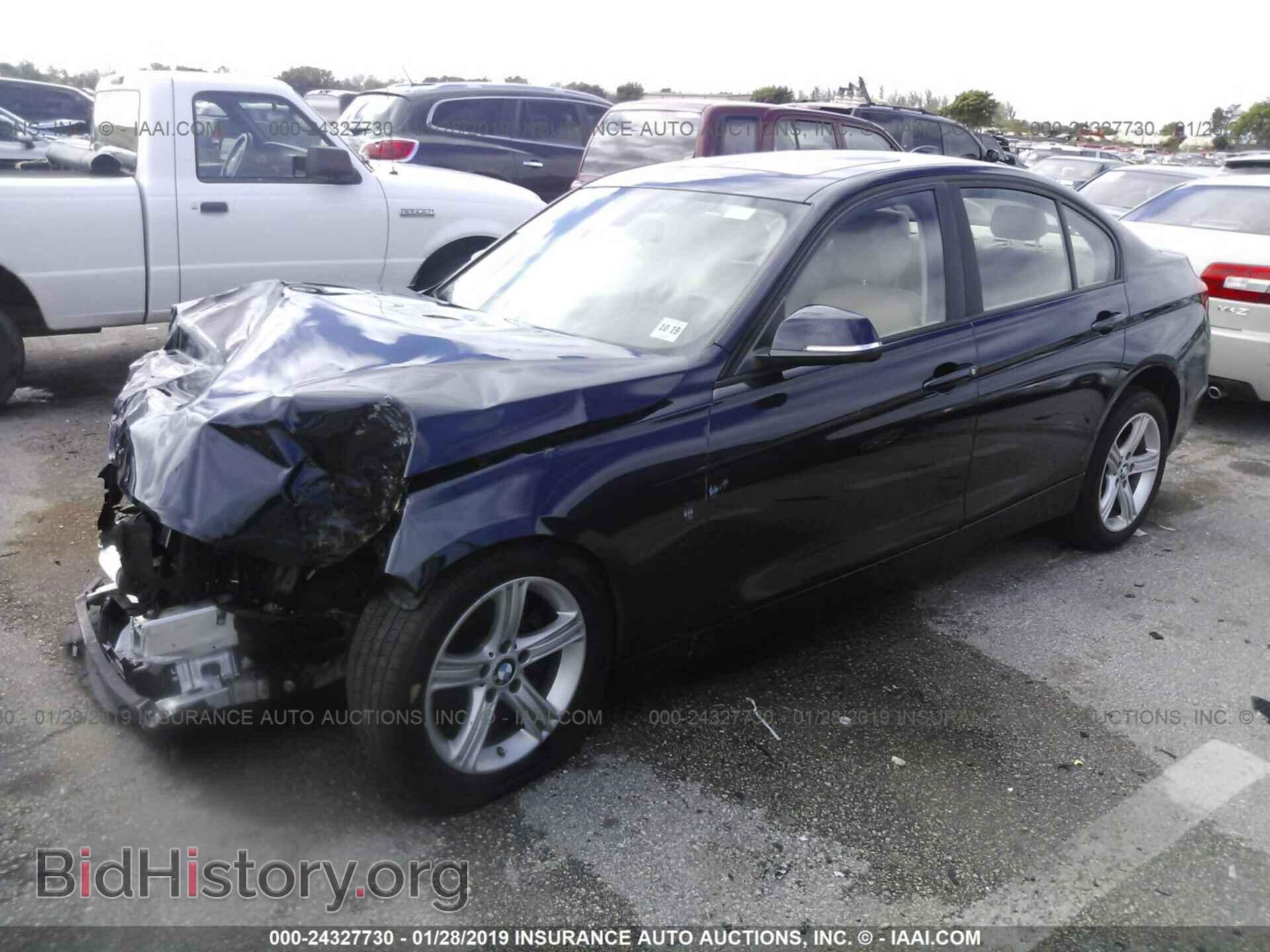 2014 BMW 320 - VIN: WBA3C3G51ENS71468 - Фото 2