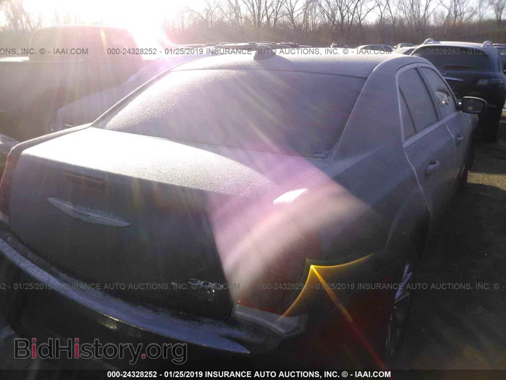 2015 CHRYSLER 300 - VIN: 2C3CCAAG9FH766498 - Фото 4