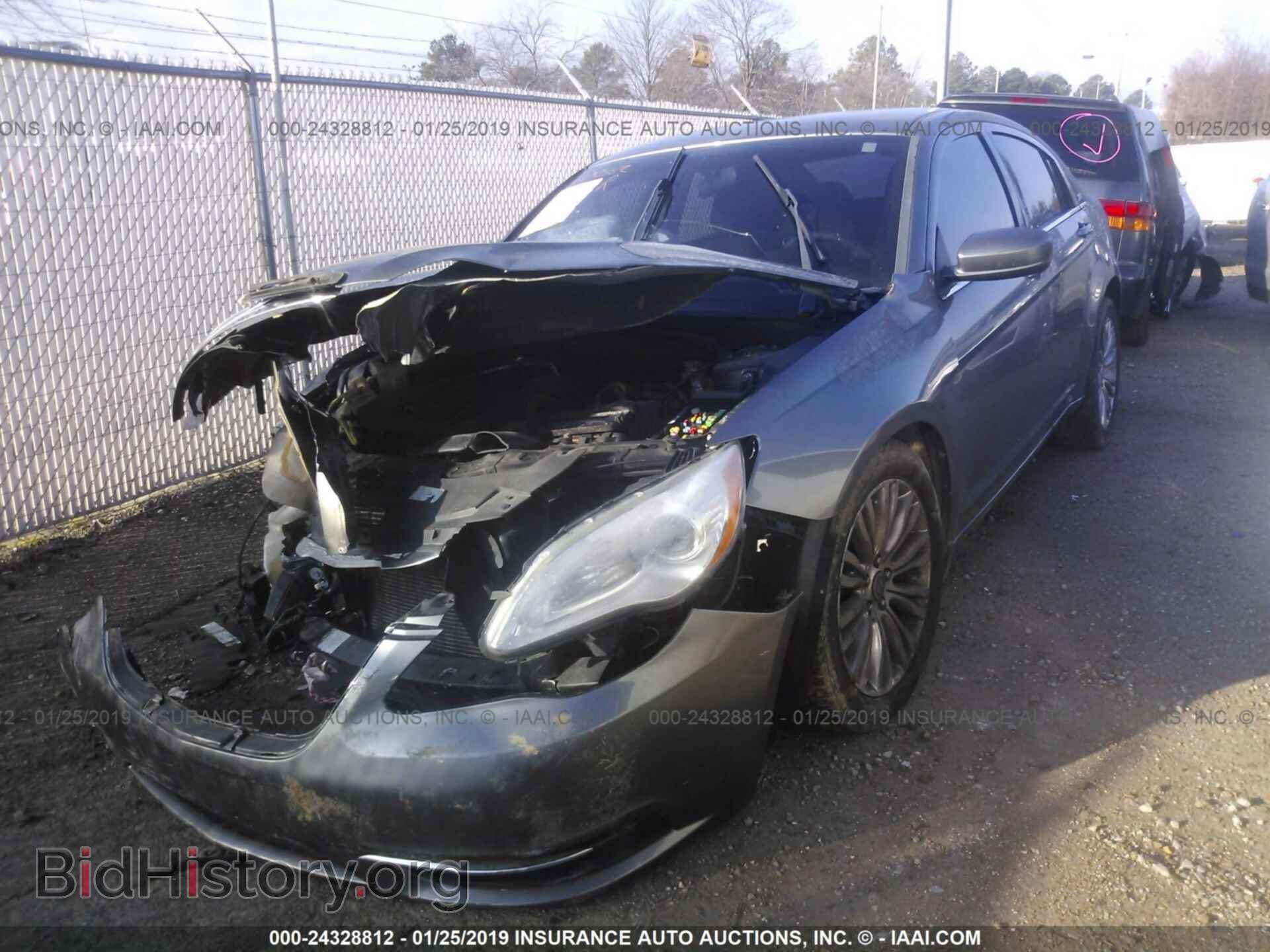 2012 CHRYSLER 200 - VIN: 1C3CCBAB1CN113418 - Фото 2