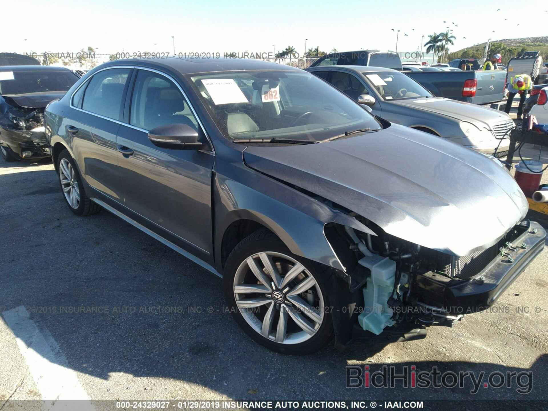 Photo 1VWGT7A38HC077018 - VOLKSWAGEN PASSAT 2017