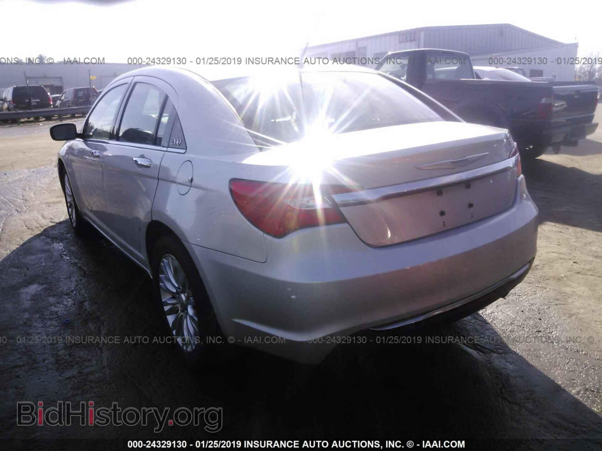 2011 CHRYSLER 200 - VIN: 1C3BC2FGXBN525237 - Фото 3