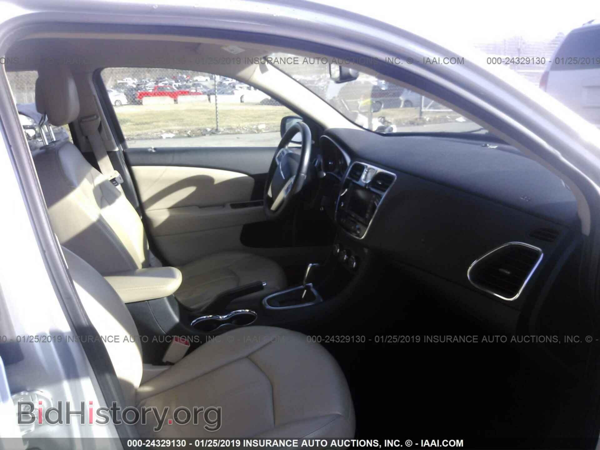 2011 CHRYSLER 200 - VIN: 1C3BC2FGXBN525237 - Фото 5