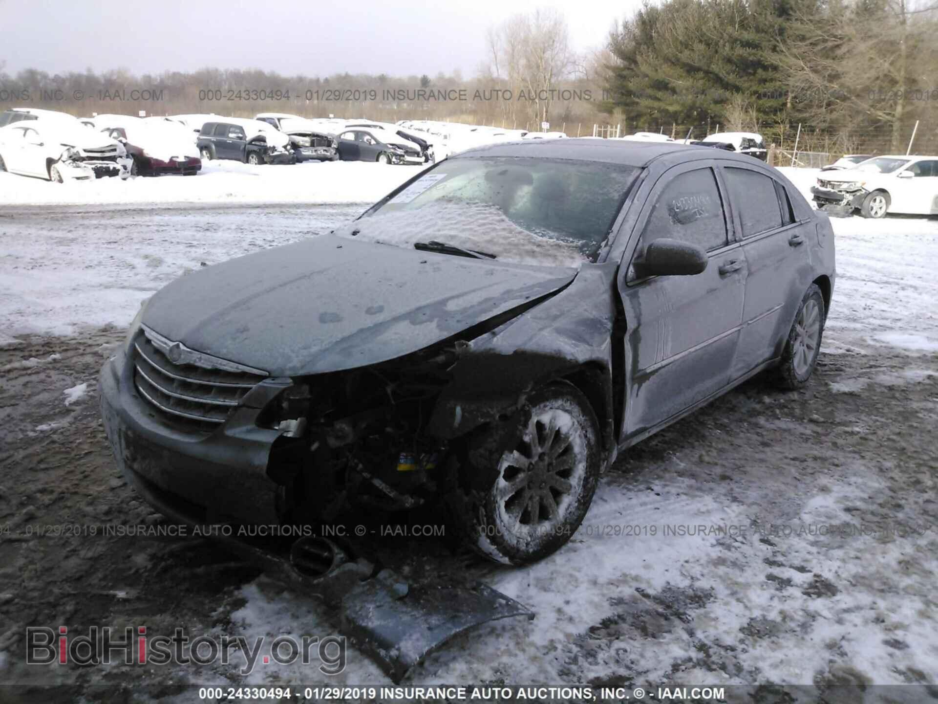 2010 CHRYSLER SEBRING - VIN: 1C3CC5FD6AN192500 - Фото 2