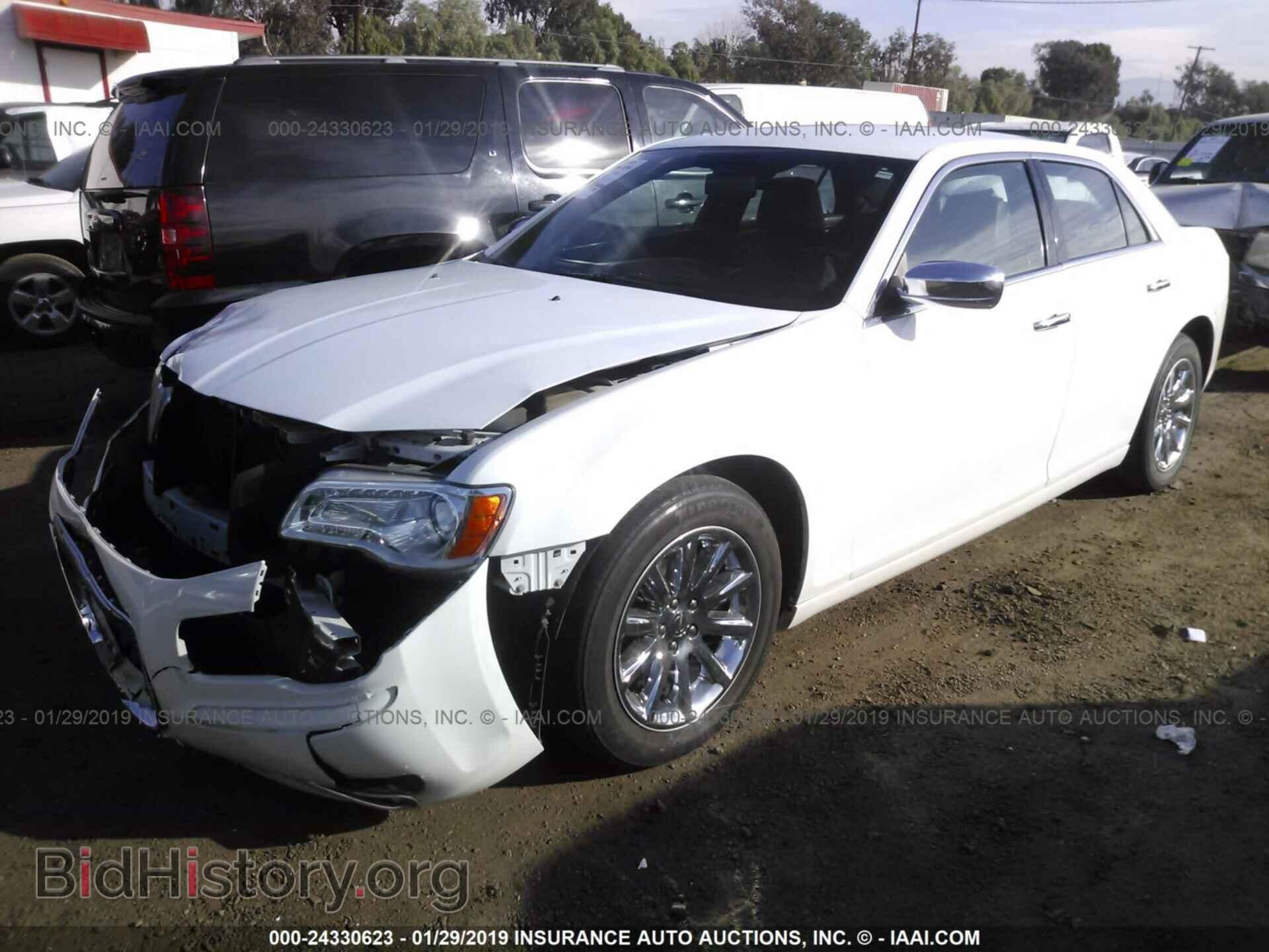 2014 CHRYSLER 300C - VIN: 2C3CCAEG7EH379876 - Фото 2