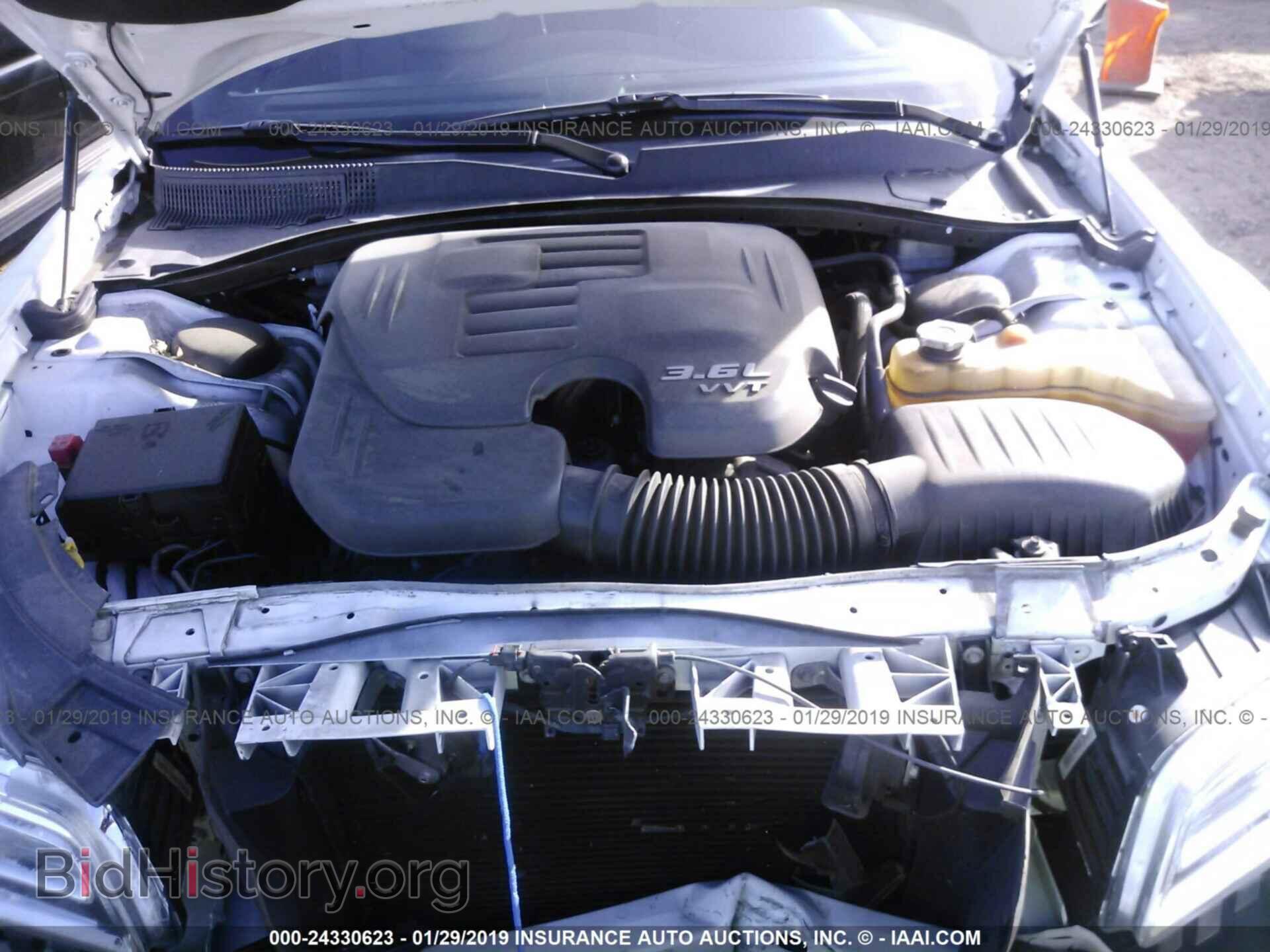 2014 CHRYSLER 300C - VIN: 2C3CCAEG7EH379876 - Фото 10