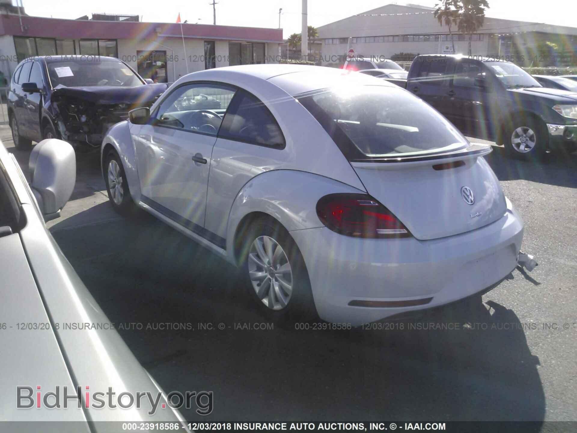 2017 VOLKSWAGEN BEETLE - VIN: 3VWF17AT7HM616826 - Фото 3