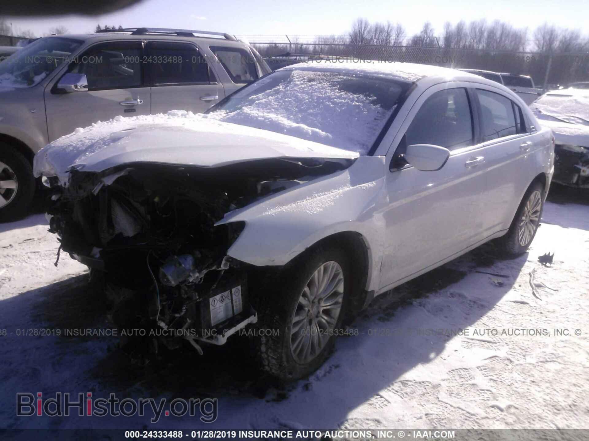 2013 CHRYSLER 200 - VIN: 1C3CCBBB5DN695443 - Фото 2