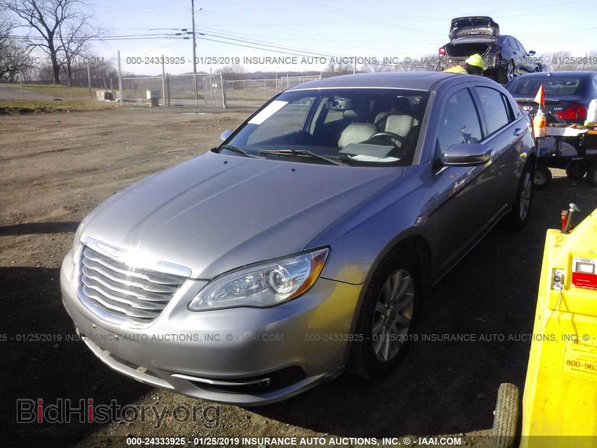 2013 CHRYSLER 200 - VIN: 1C3CCBCGXDN554569 - Фото 2