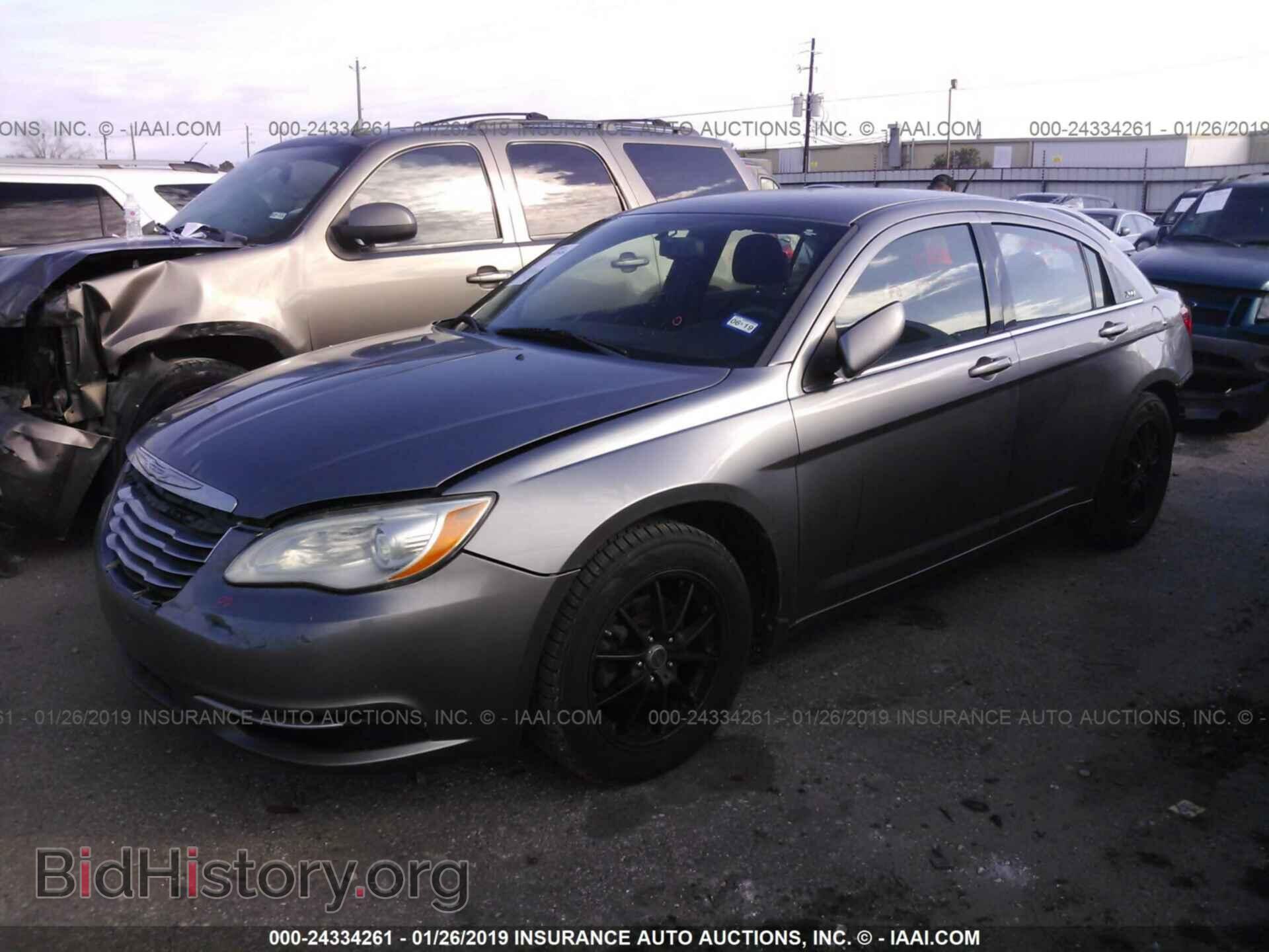 2011 CHRYSLER 200 - VIN: 1C3BC1FG8BN620258 - Photo 2