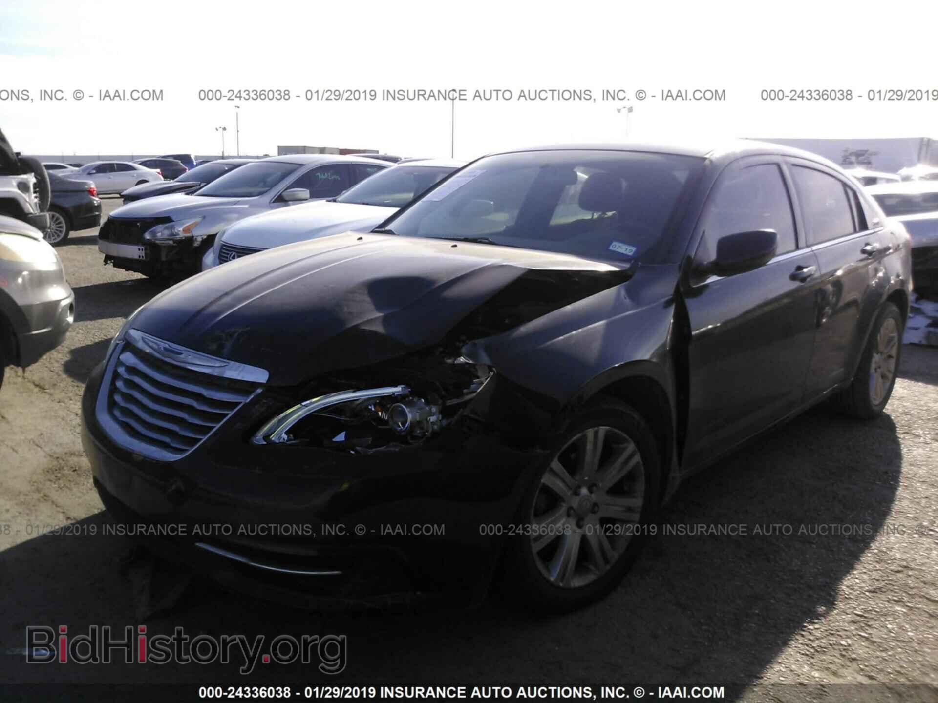 2011 CHRYSLER 200 - VIN: 1C3BC1FB7BN607151 - Photo 2