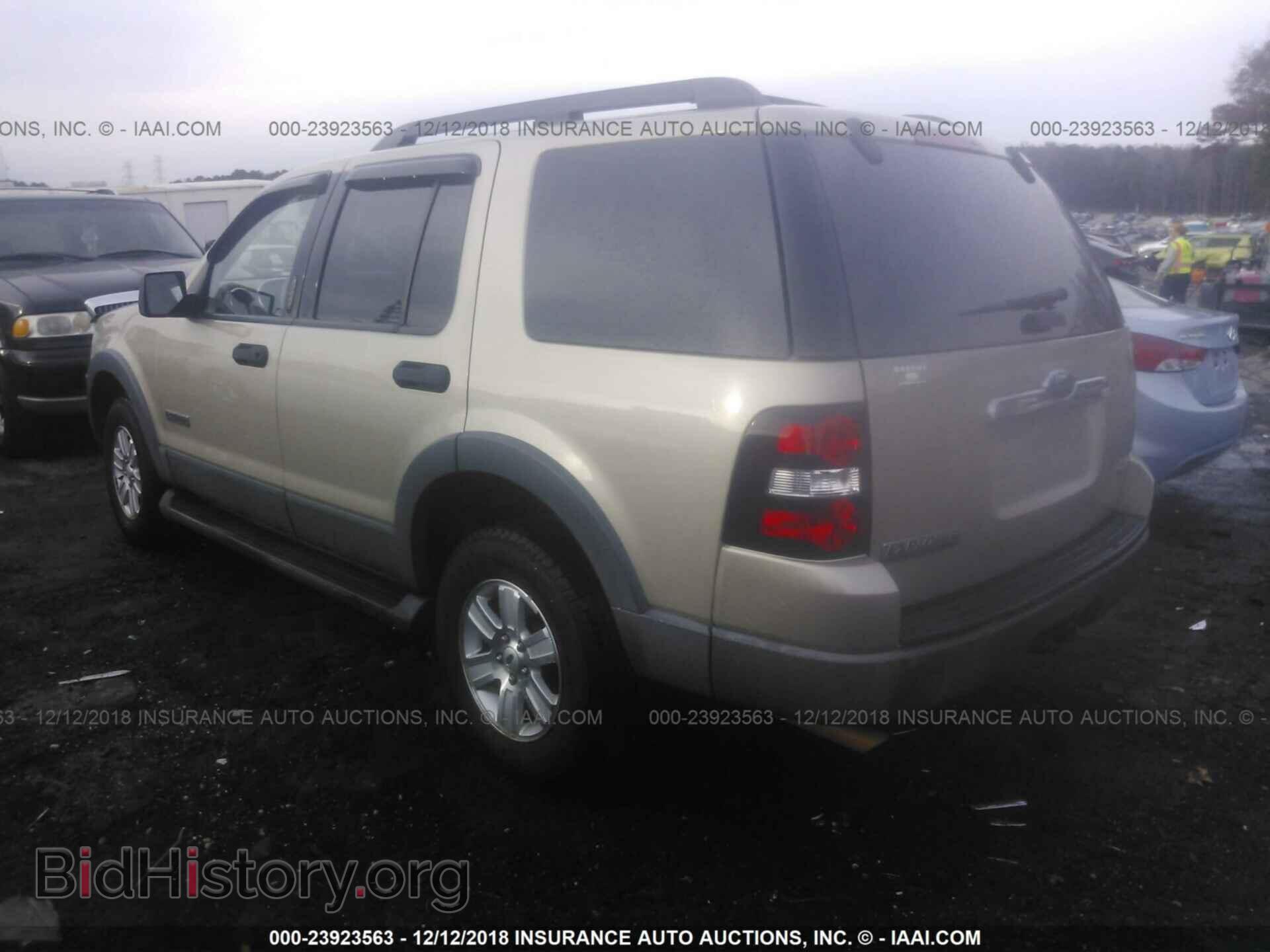2006 FORD EXPLORER - VIN: 1FMEU63EX6UA82871 - Фото 3