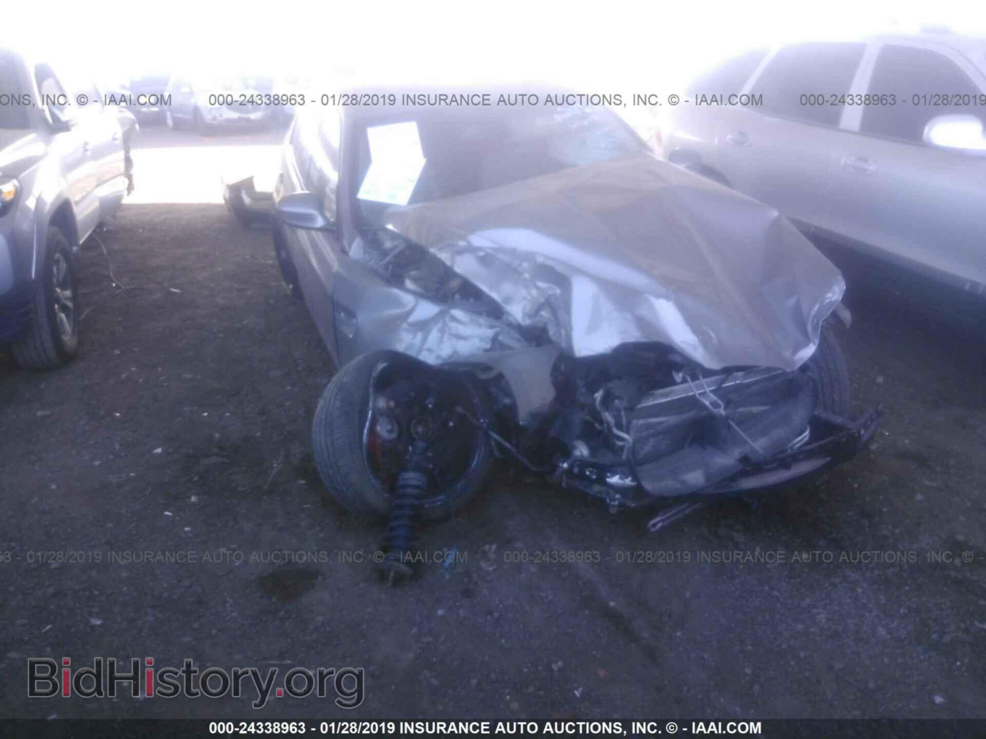 2011 BMW 335 - VIN: WBAPL5C52BA917266 - Photo 6