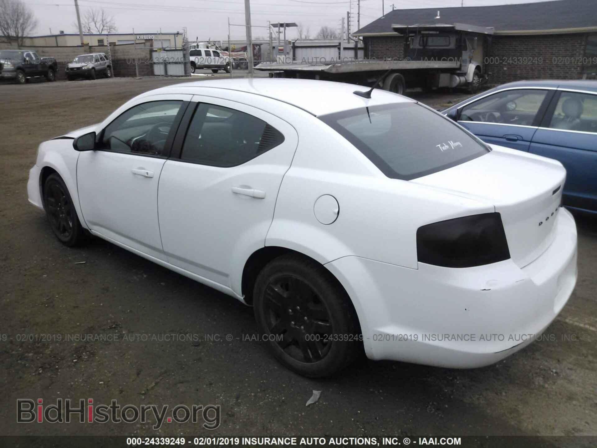2011 DODGE AVENGER - VIN: 1B3BD4FG5BN548690 - Фото 3