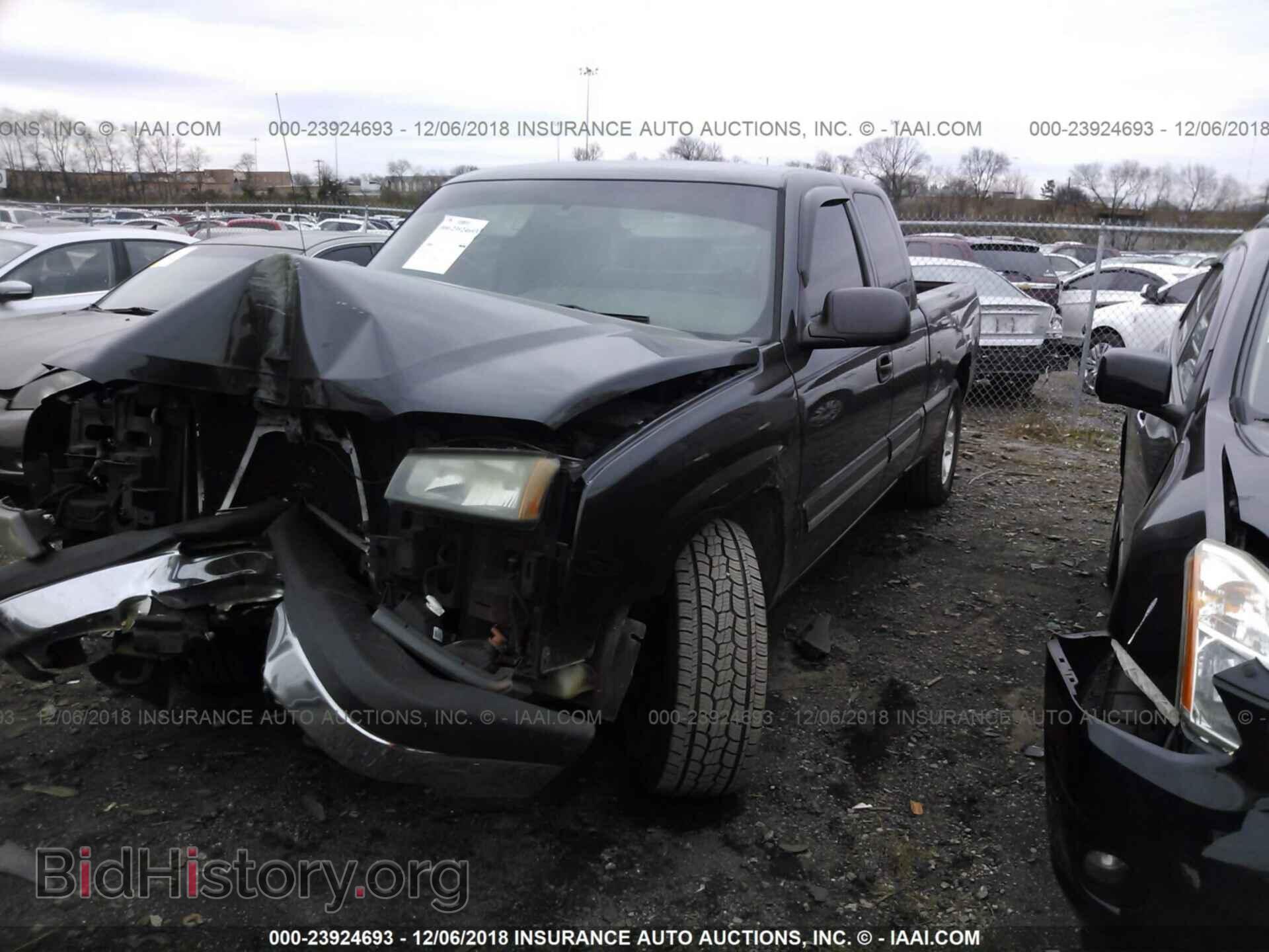 2005 CHEVROLET SILVERADO - VIN: 2GCEC19V451234378 - Photo 2