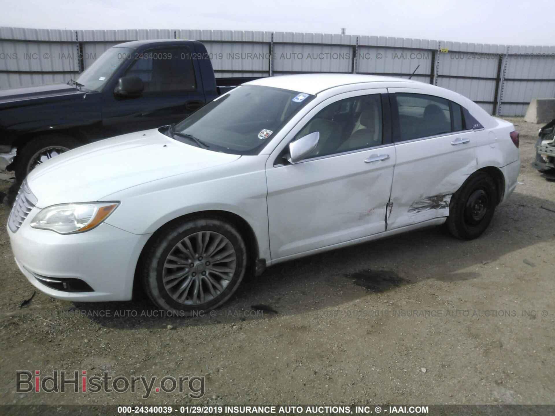 2013 CHRYSLER 200 - VIN: 1C3CCBCG4DN690230 - Фото 2