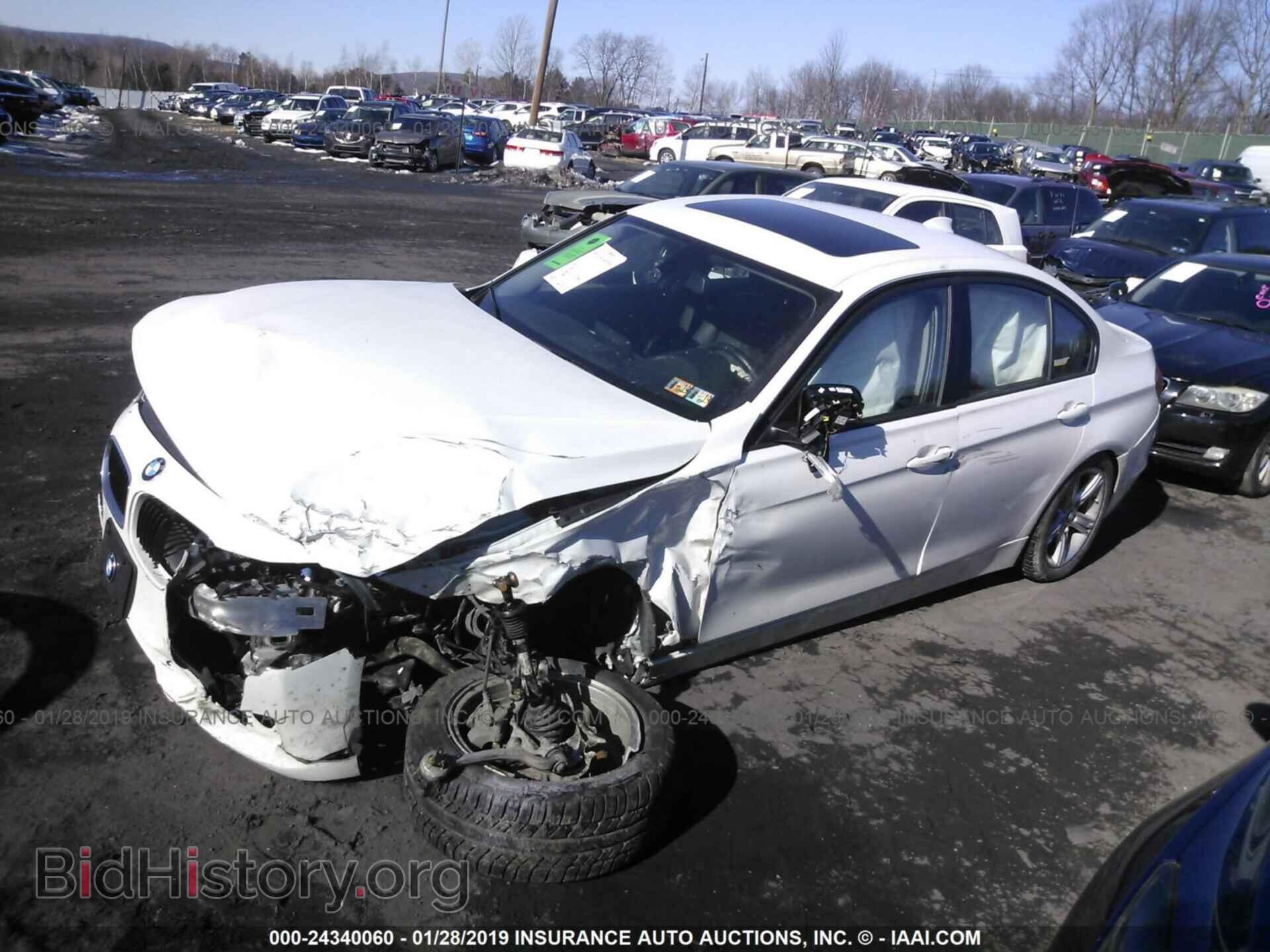2013 BMW 320 - VIN: WBA3C3C5XDF981354 - Фото 2