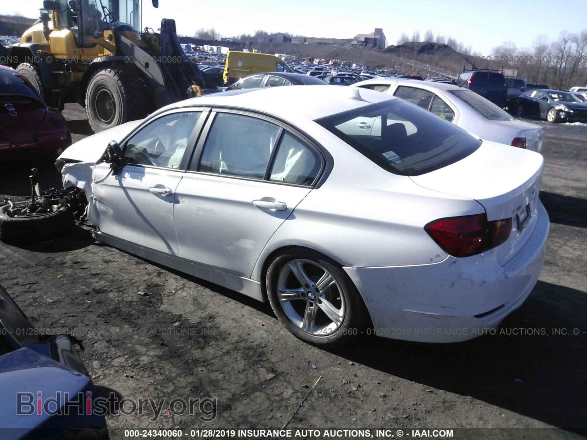 2013 BMW 320 - VIN: WBA3C3C5XDF981354 - Фото 3