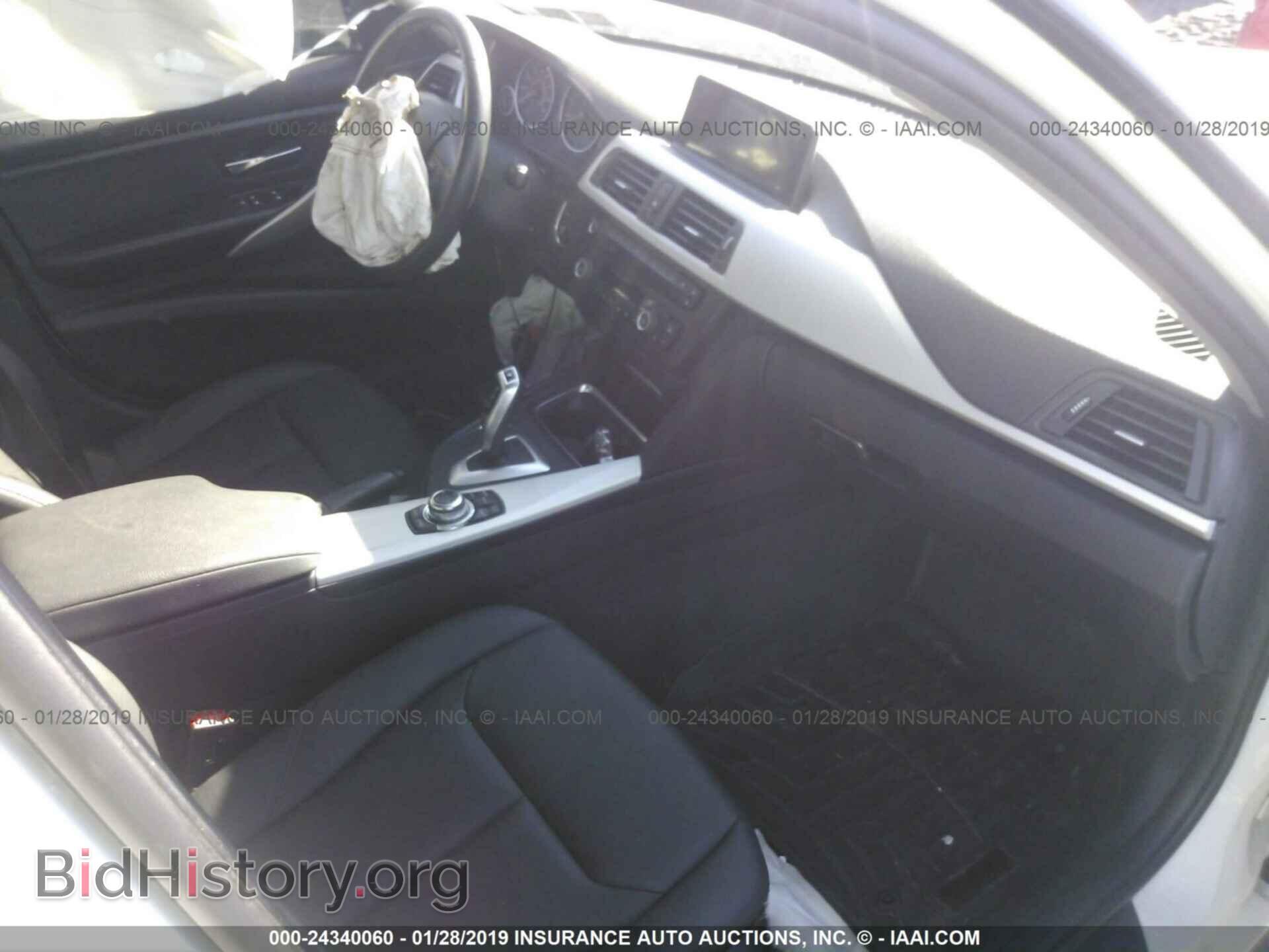 2013 BMW 320 - VIN: WBA3C3C5XDF981354 - Фото 5