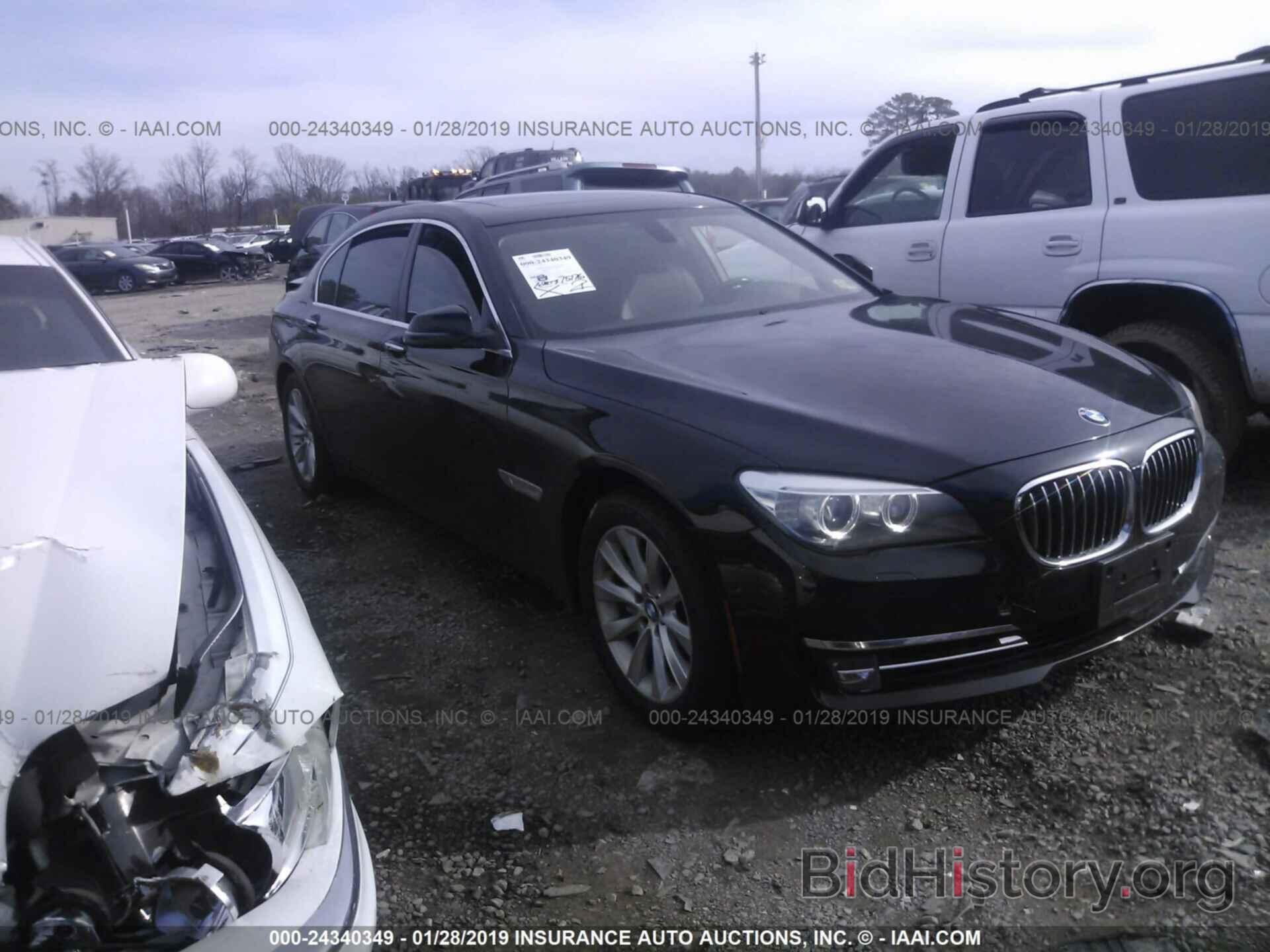 Photo WBAYF4C55DD281546 - BMW 740 2013