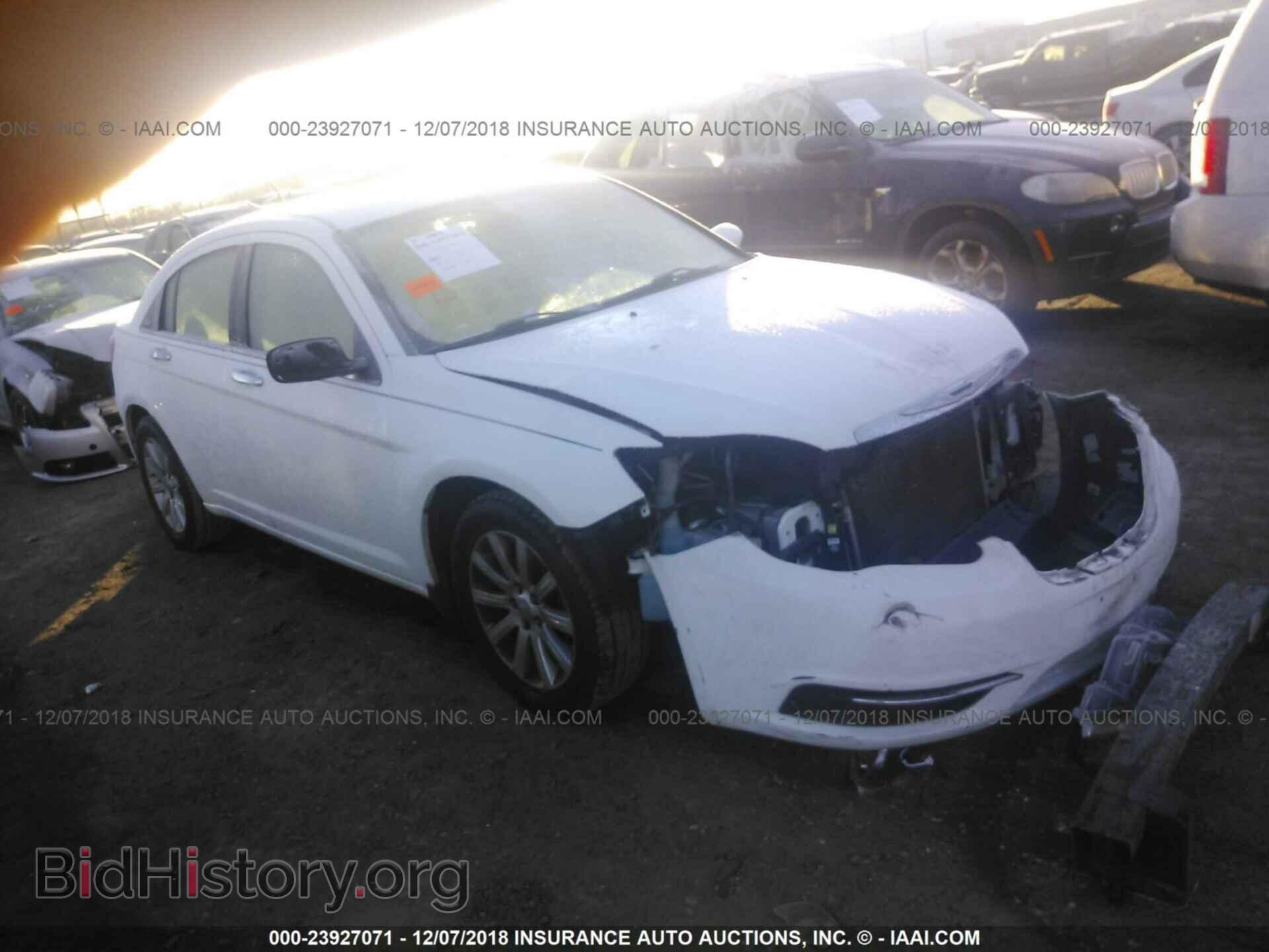 Photo 1C3BC1FG8BN610765 - CHRYSLER 200 2011