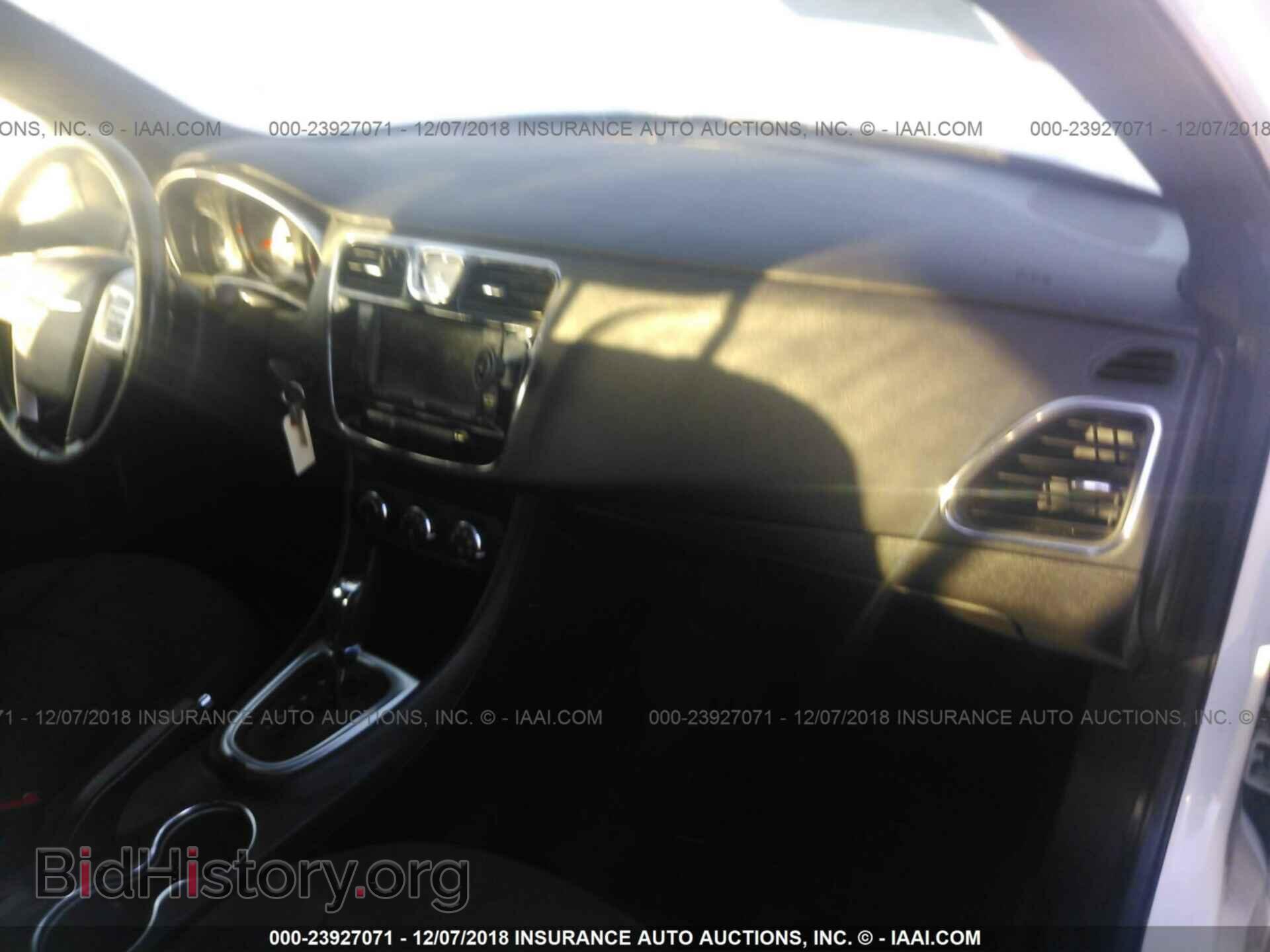 2011 CHRYSLER 200 - VIN: 1C3BC1FG8BN610765 - Фото 5