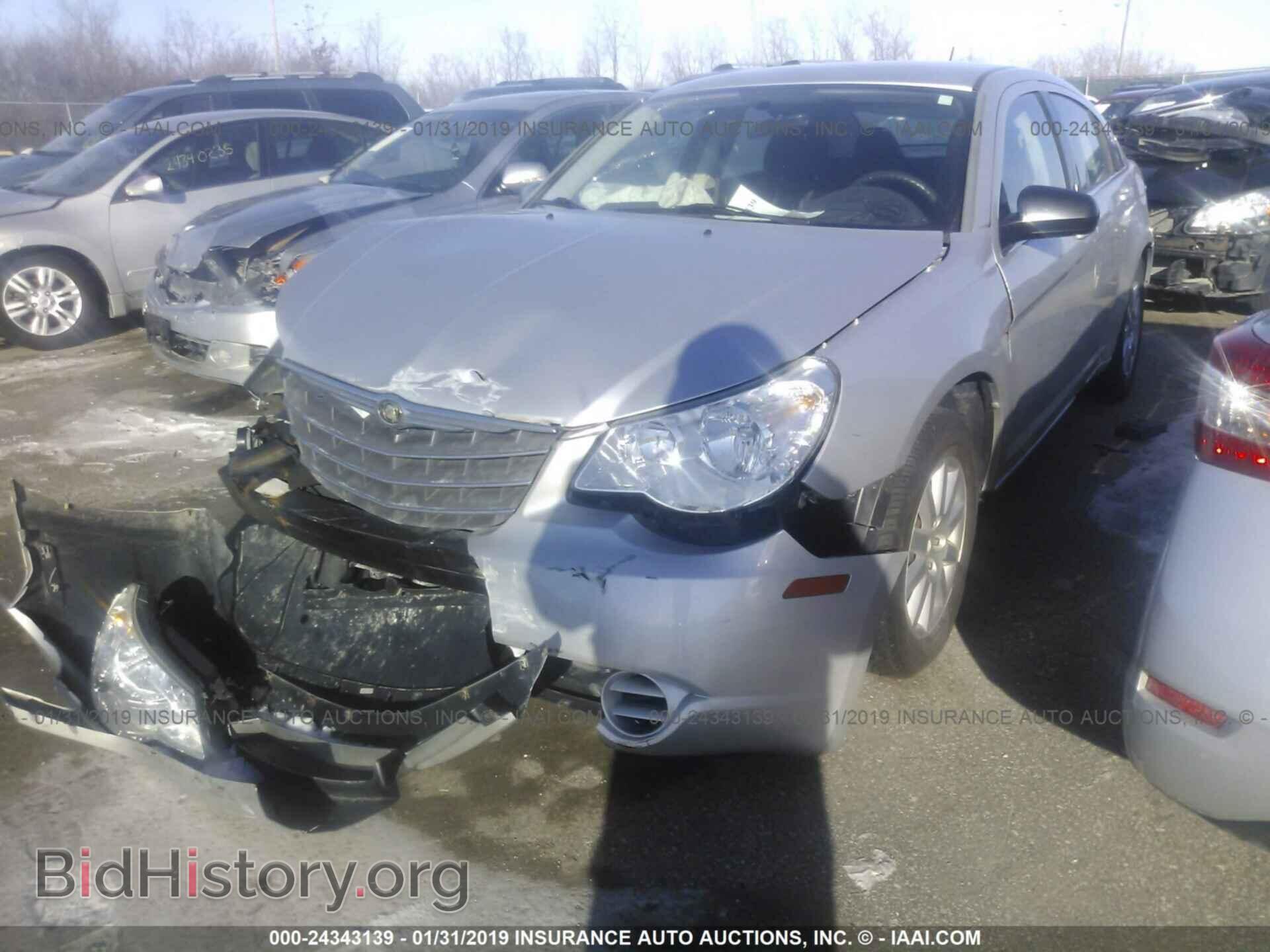 2010 CHRYSLER SEBRING - VIN: 1C3CC4FB5AN202569 - Фото 2