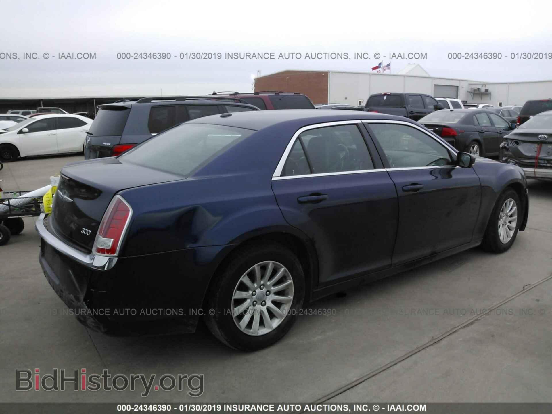 2014 CHRYSLER 300 - VIN: 2C3CCAAG0EH376386 - Фото 4