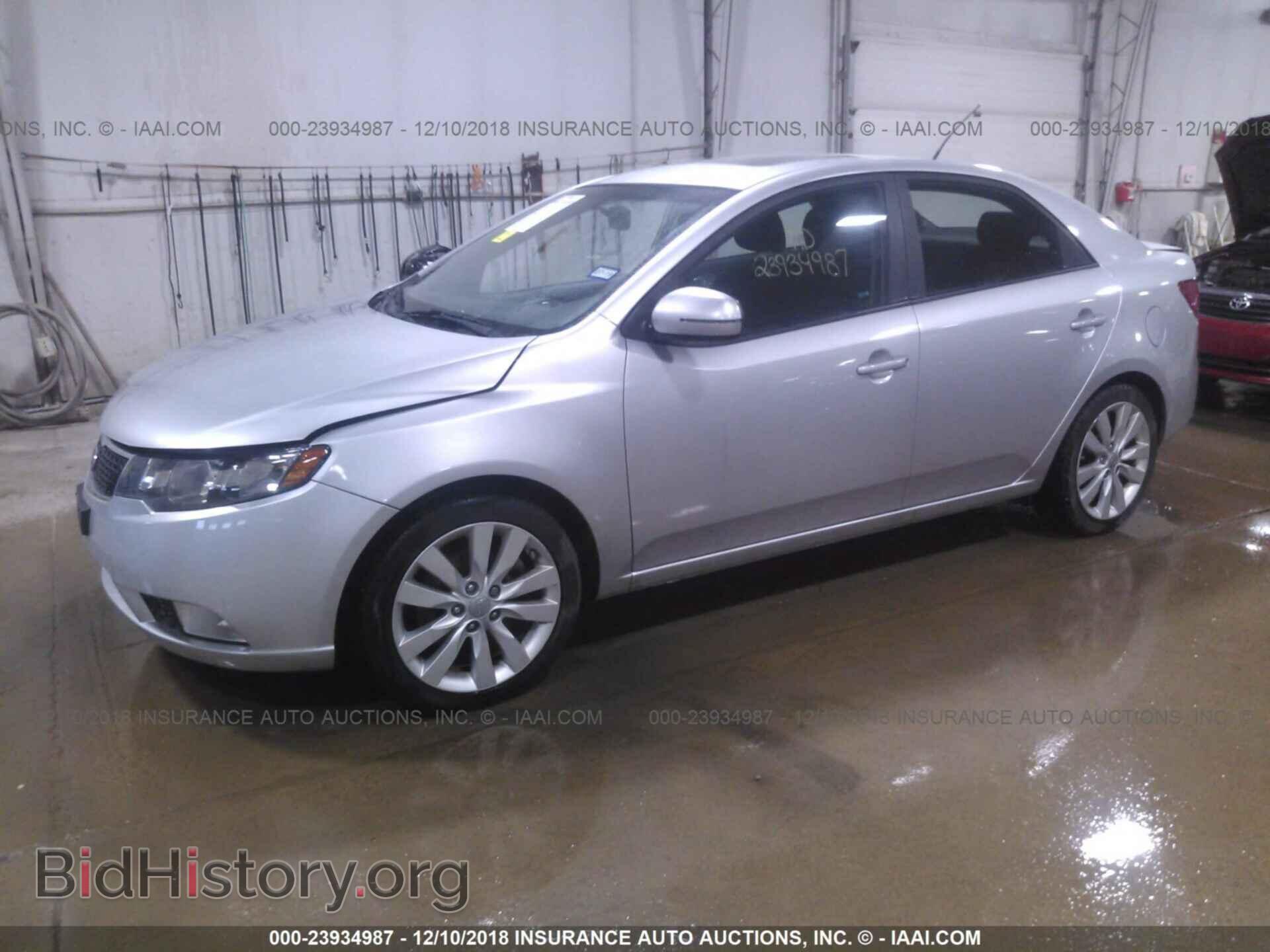 2011 KIA FORTE - VIN: KNAFW4A36B5421815 - Фото 2