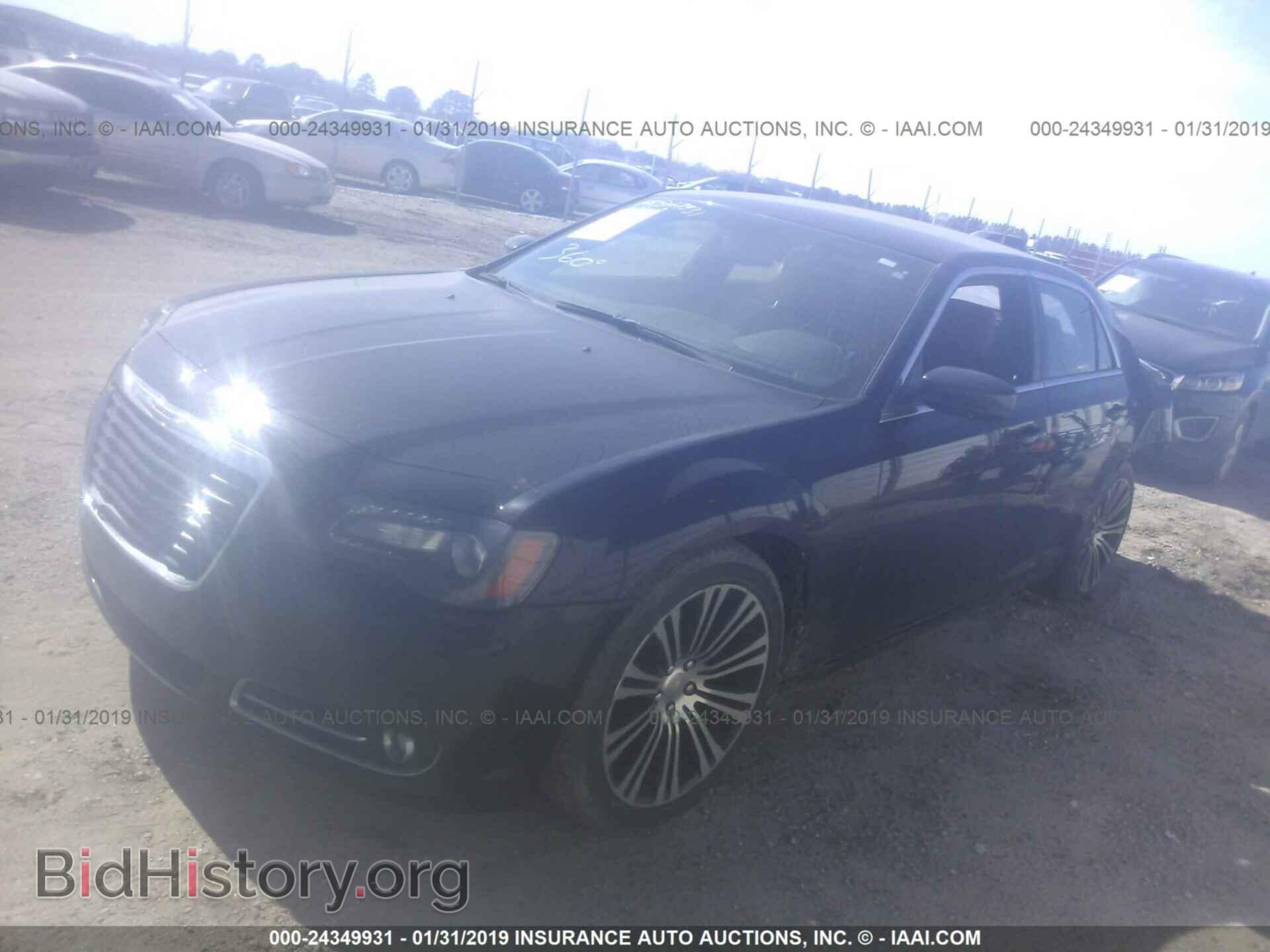 2014 CHRYSLER 300 - VIN: 2C3CCABG8EH207585 - Фото 2