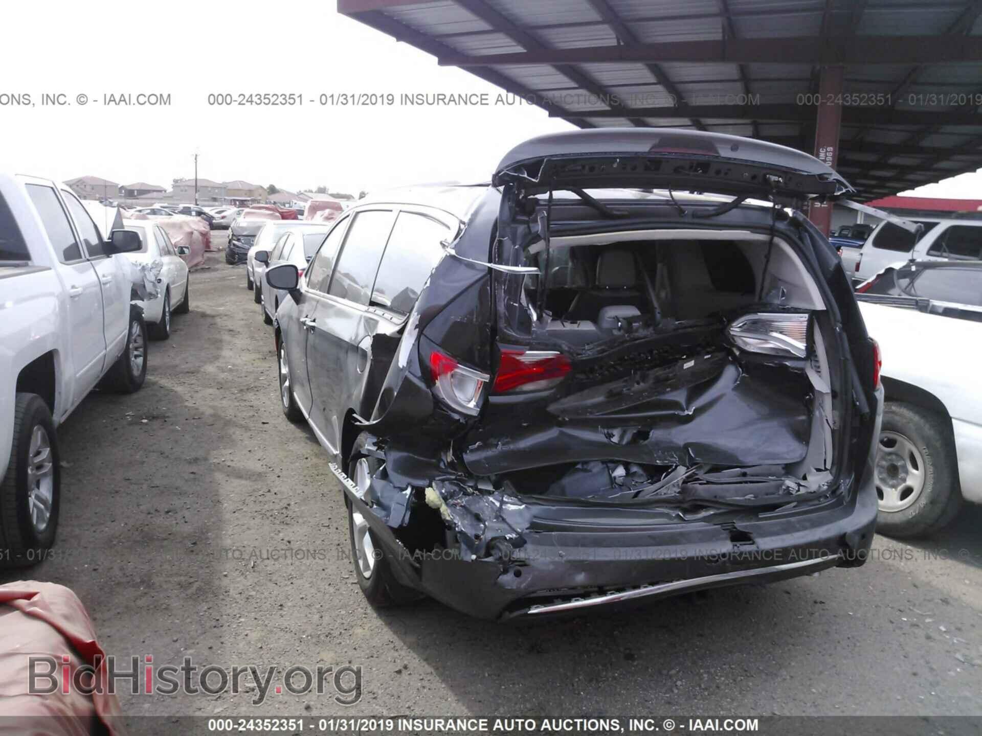 2017 CHRYSLER PACIFICA - VIN: 2C4RC1EG0HR827055 - Фото 3