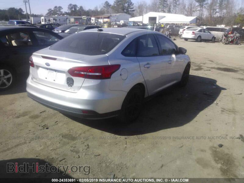 2016 Ford FOCUS (VIN 1FADP3F23GL407493) — photo 4 of 10