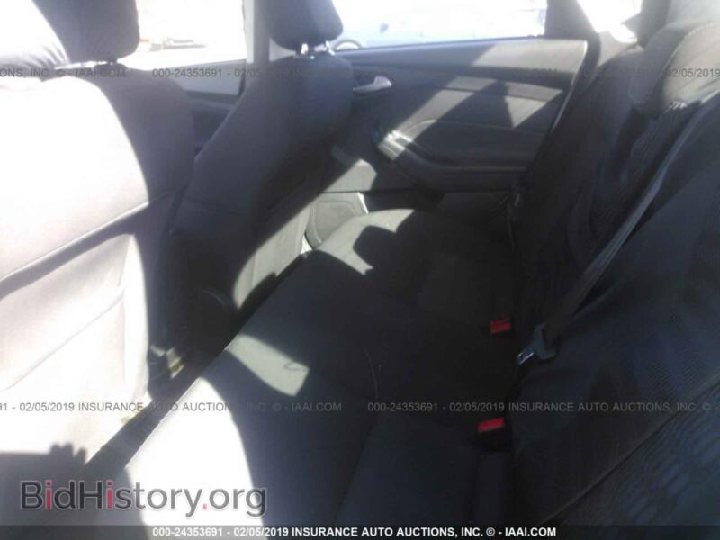 2016 Ford FOCUS (VIN 1FADP3F23GL407493) — photo 8 of 10