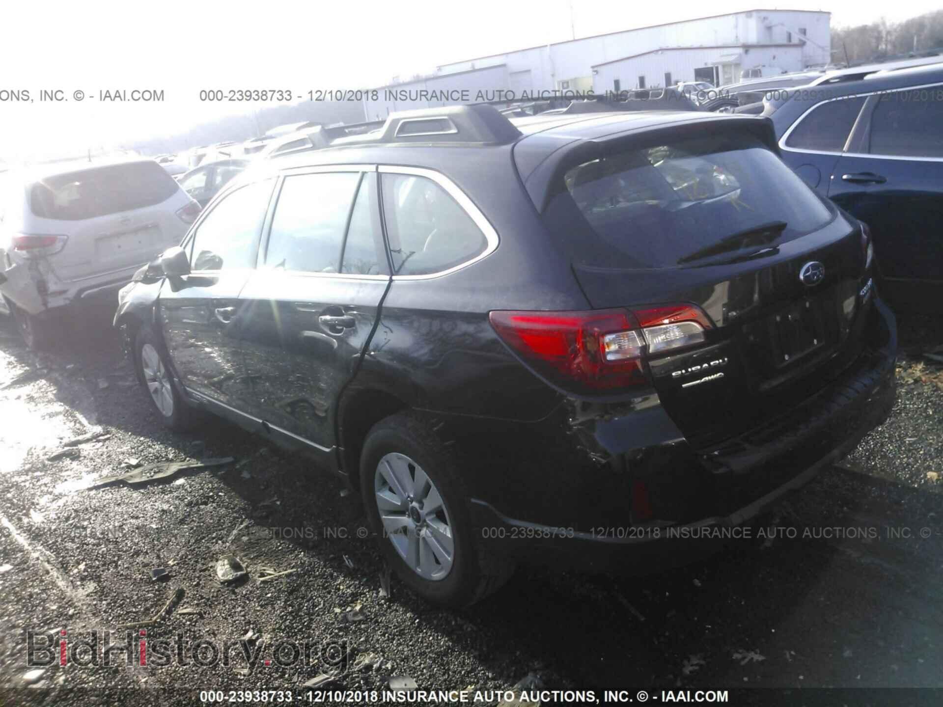 2017 SUBARU OUTBACK - VIN: 4S4BSAAC4H3346172 - Фото 3