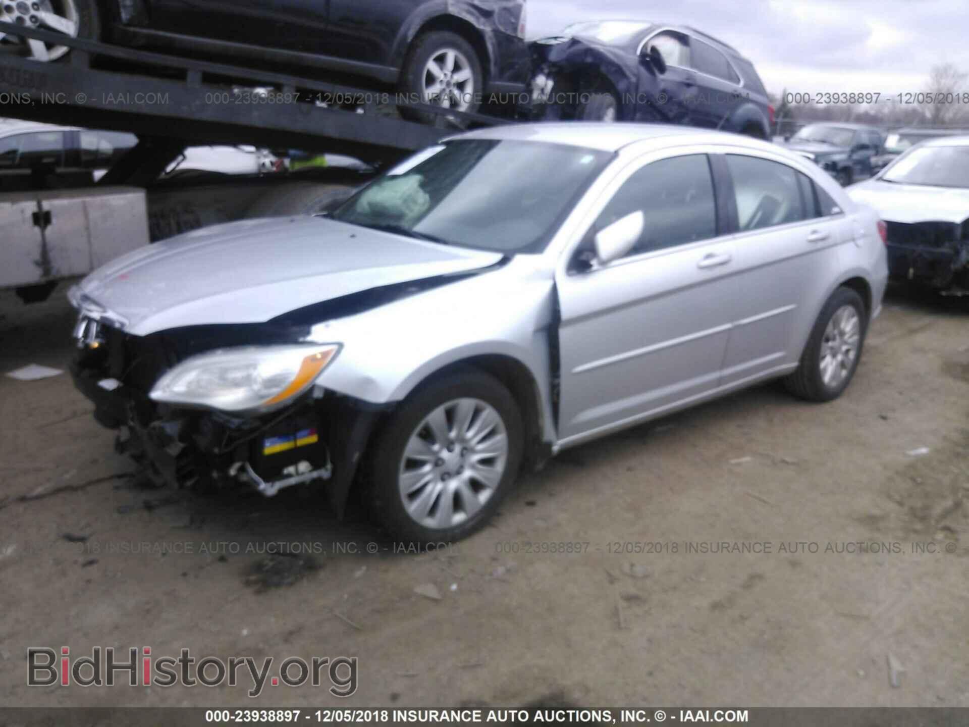 2012 CHRYSLER 200 - VIN: 1C3CCBAG6CN226082 - Фото 2