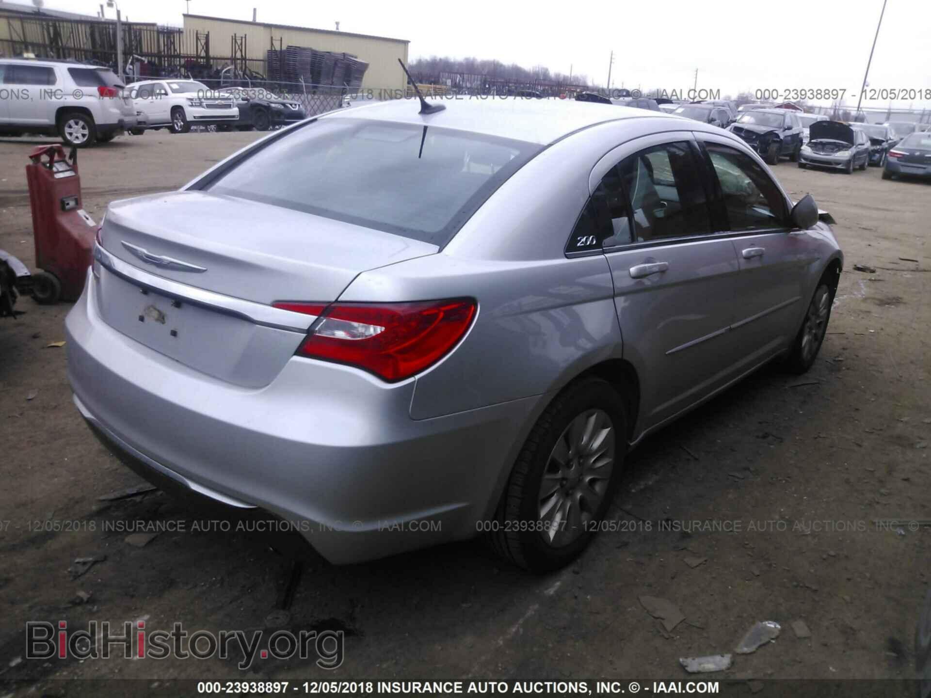 2012 CHRYSLER 200 - VIN: 1C3CCBAG6CN226082 - Фото 4
