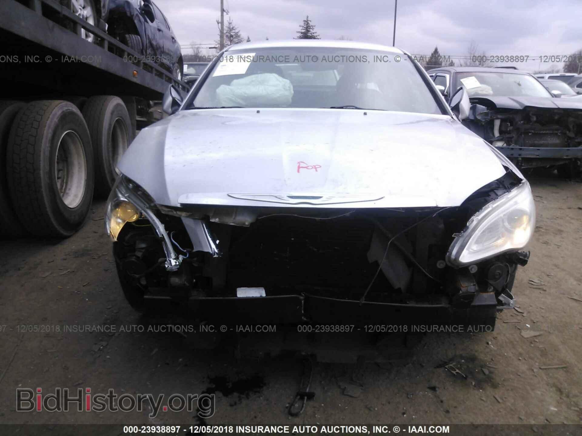 2012 CHRYSLER 200 - VIN: 1C3CCBAG6CN226082 - Фото 6