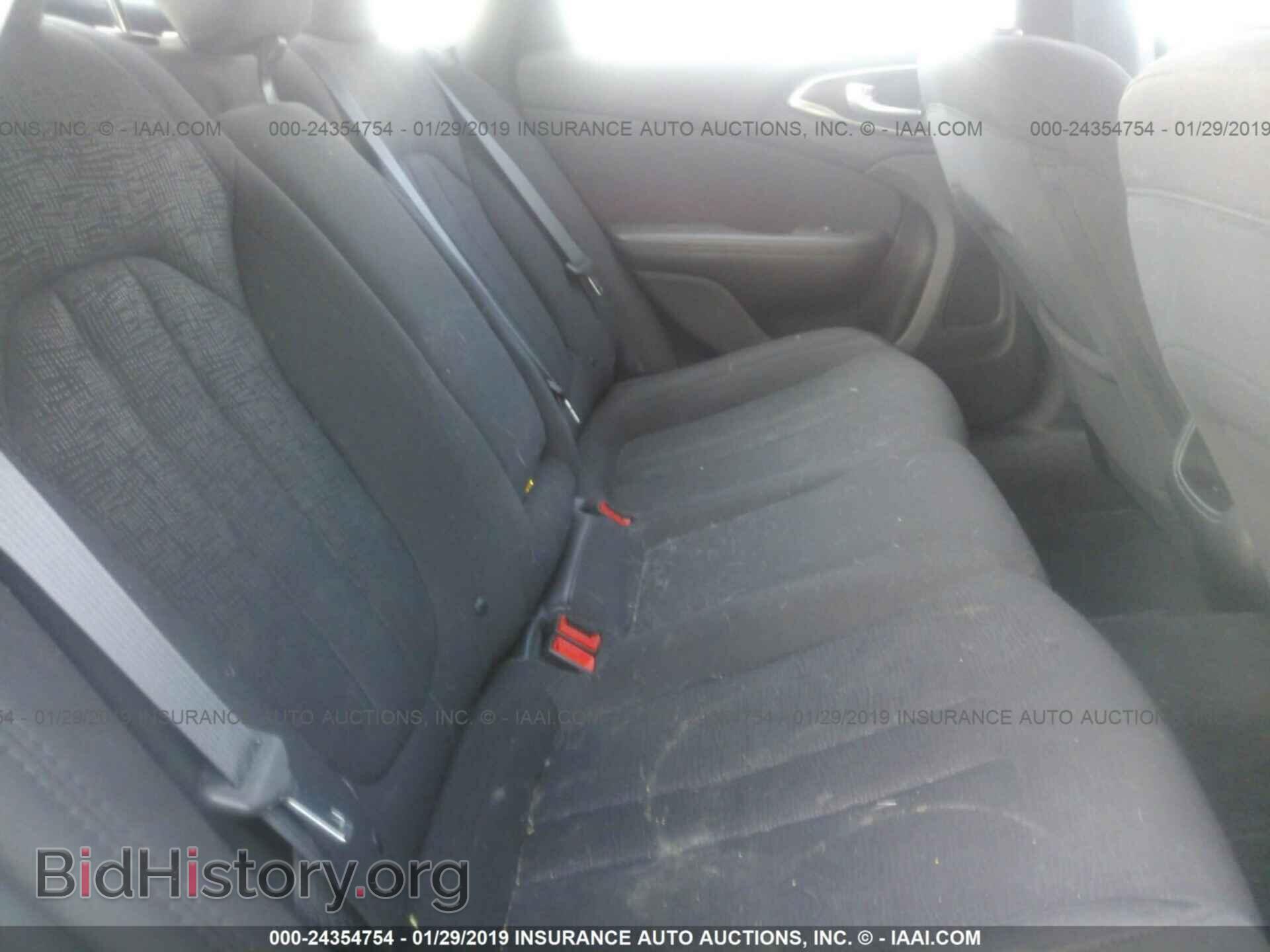 2016 CHRYSLER 200 - VIN: 1C3CCCAB0GN113826 - Photo 8