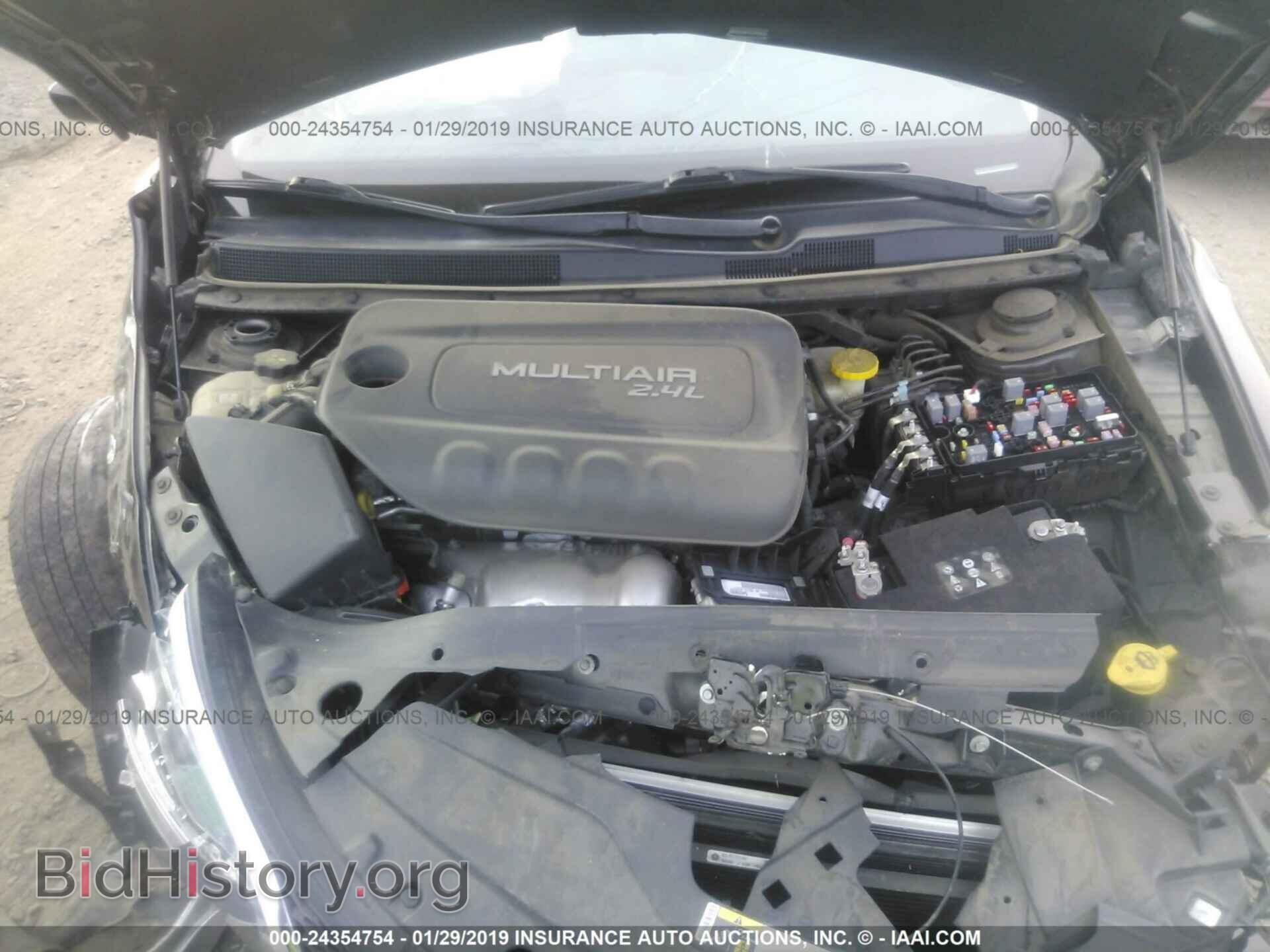 2016 CHRYSLER 200 - VIN: 1C3CCCAB0GN113826 - Photo 10