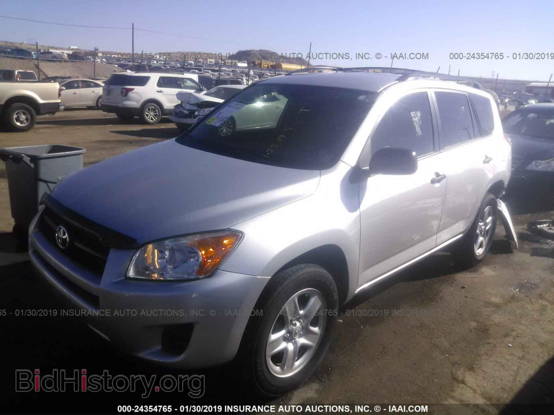 2011 TOYOTA RAV4 - VIN: JTMBF4DV3BD042081 - Фото 2