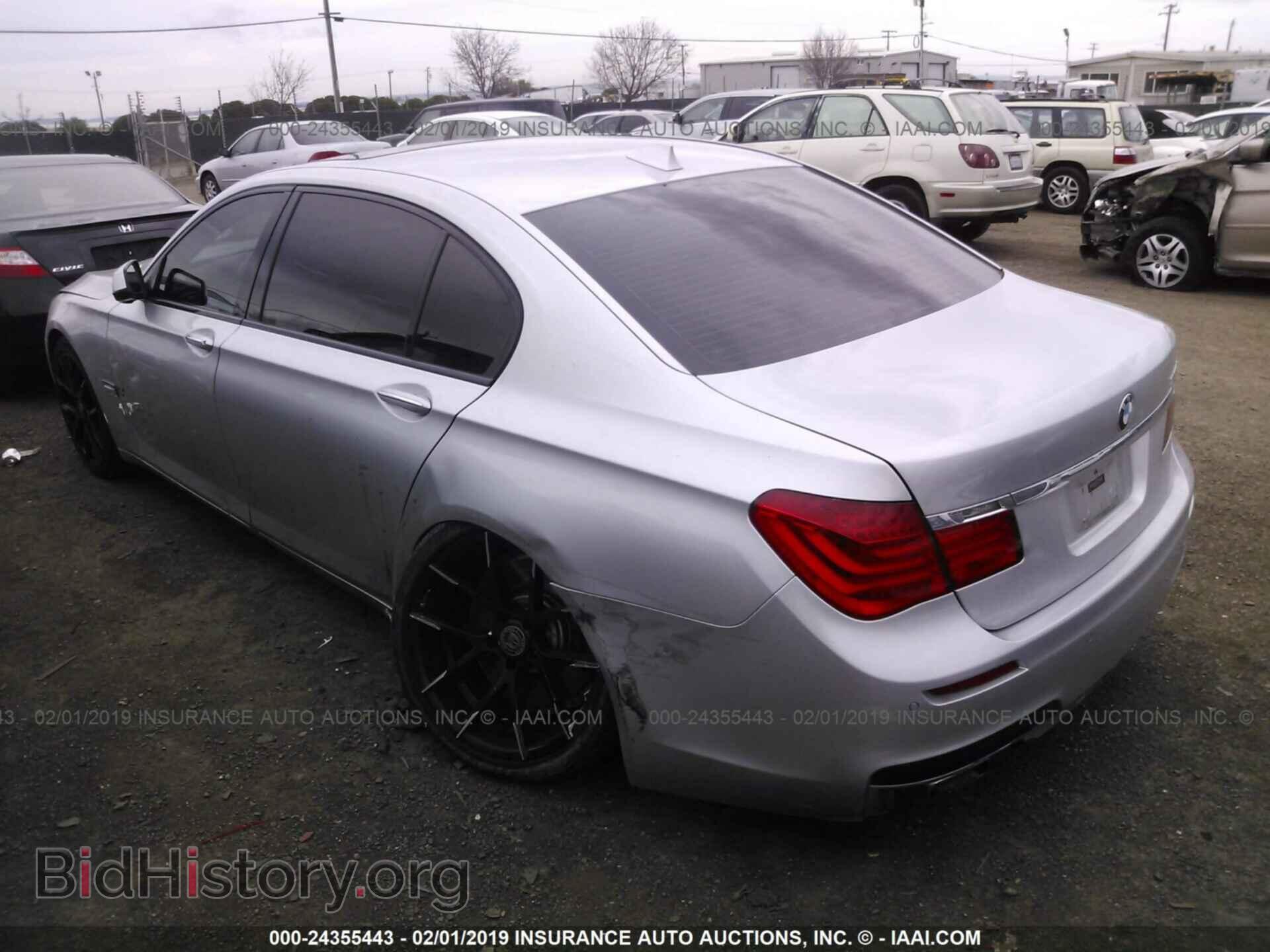 2012 BMW 750 - VIN: WBAKB8C55CDX20851 - Фото 3