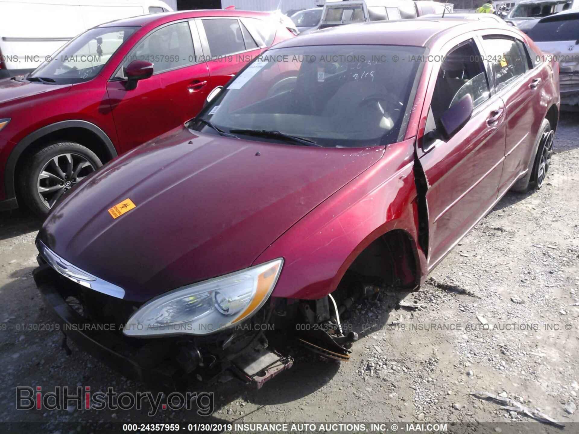 2011 CHRYSLER 200 - VIN: 1C3BC1FG6BN550632 - Фото 2