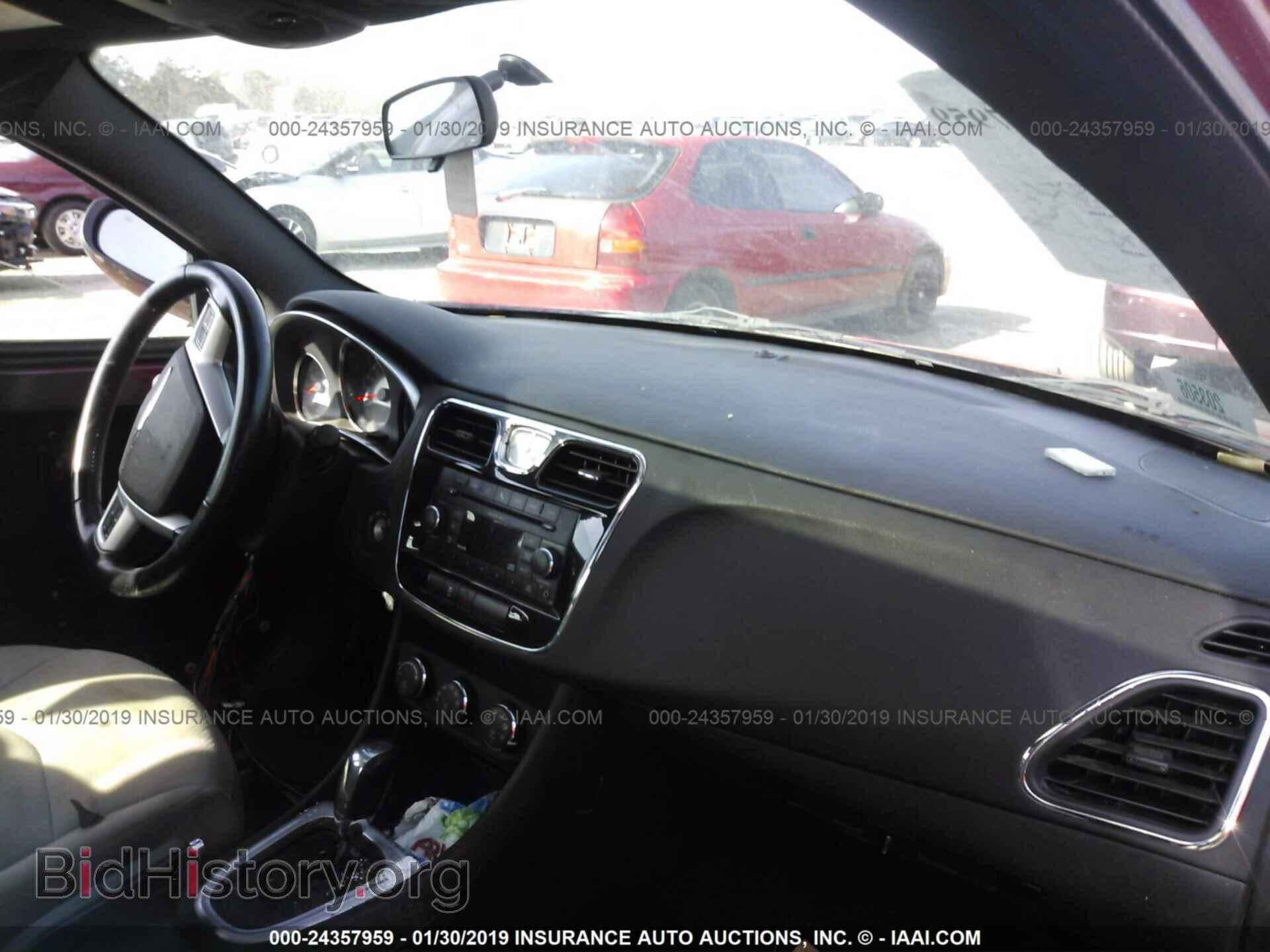 2011 CHRYSLER 200 - VIN: 1C3BC1FG6BN550632 - Фото 5